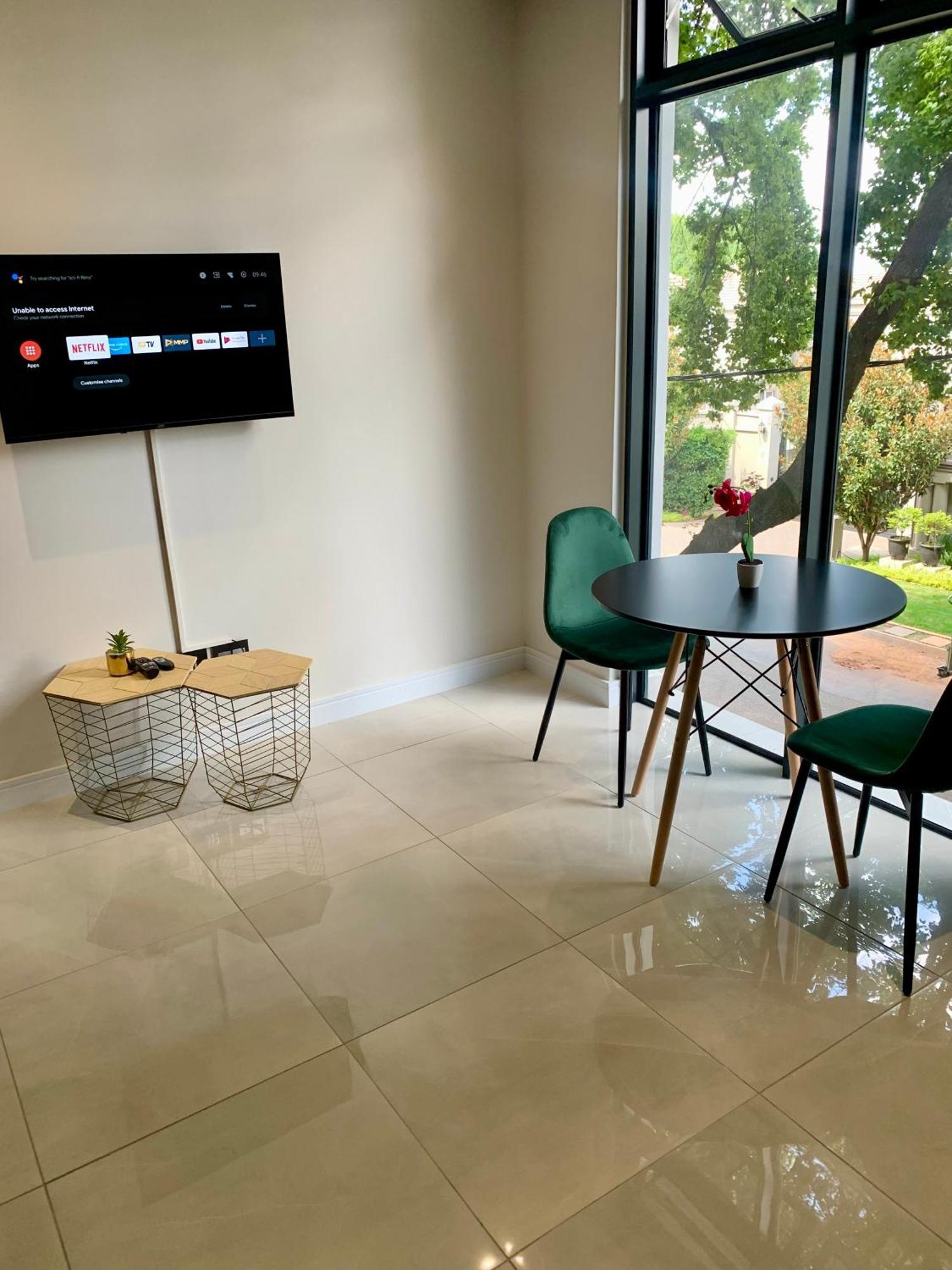 Oam The Paramount Rosebank Luxury One-bedroom