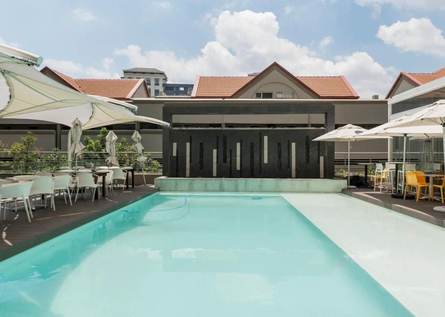 Luxurious 2-kingsize Beds, Pool And At Masingita Apartment Johannesburg