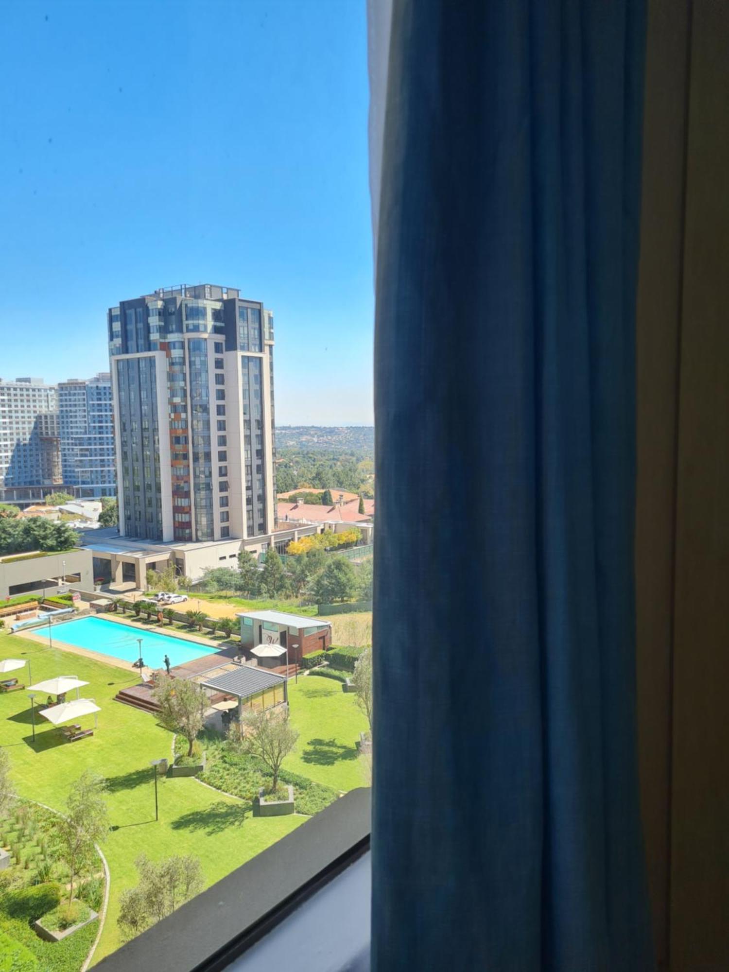 Beautiful 2 Bed 2 Bath @ Westpoint In Sandton *