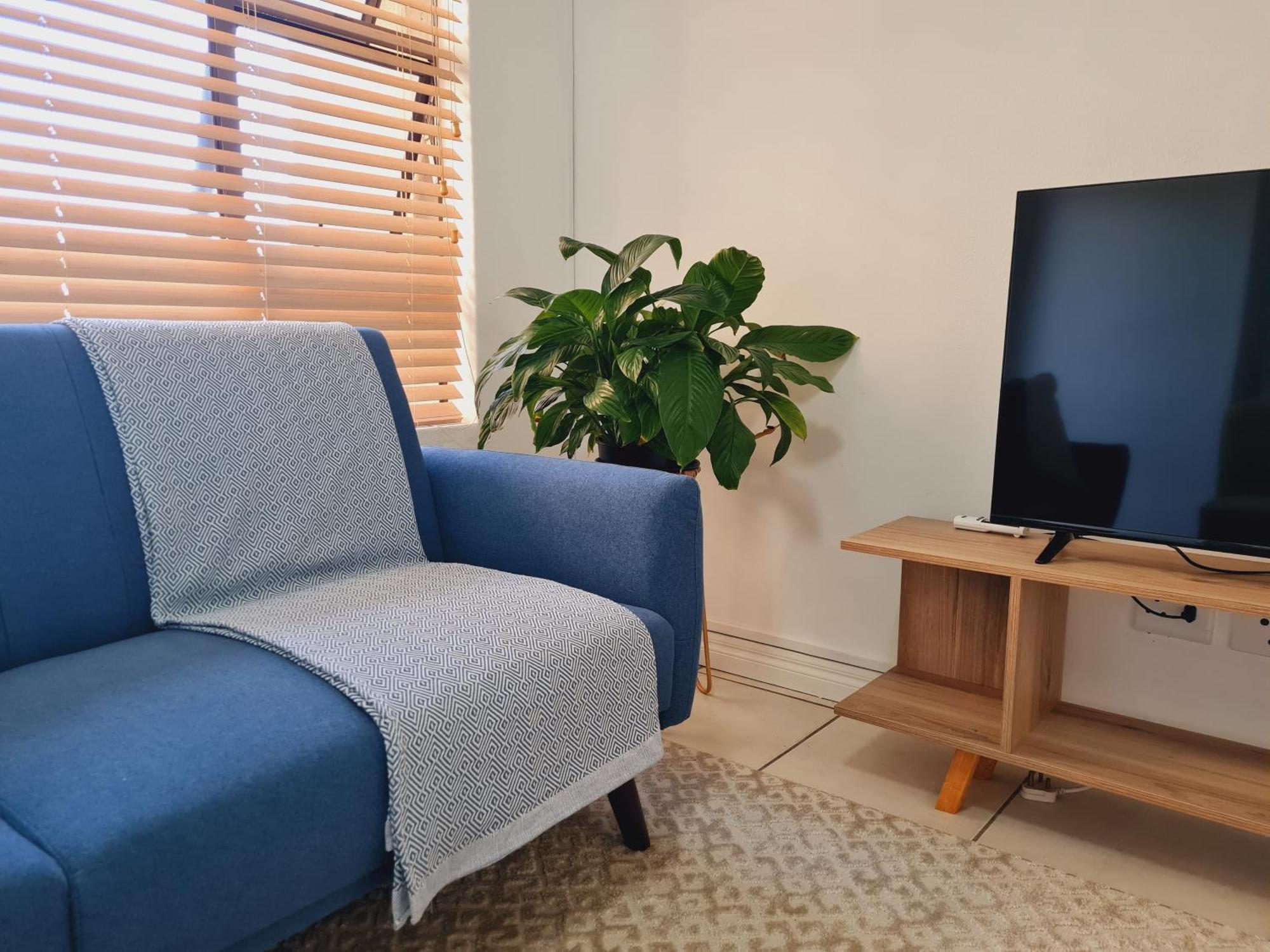 Beautiful 2 Bed 2 Bath @ Westpoint In Sandton * Johannesburg