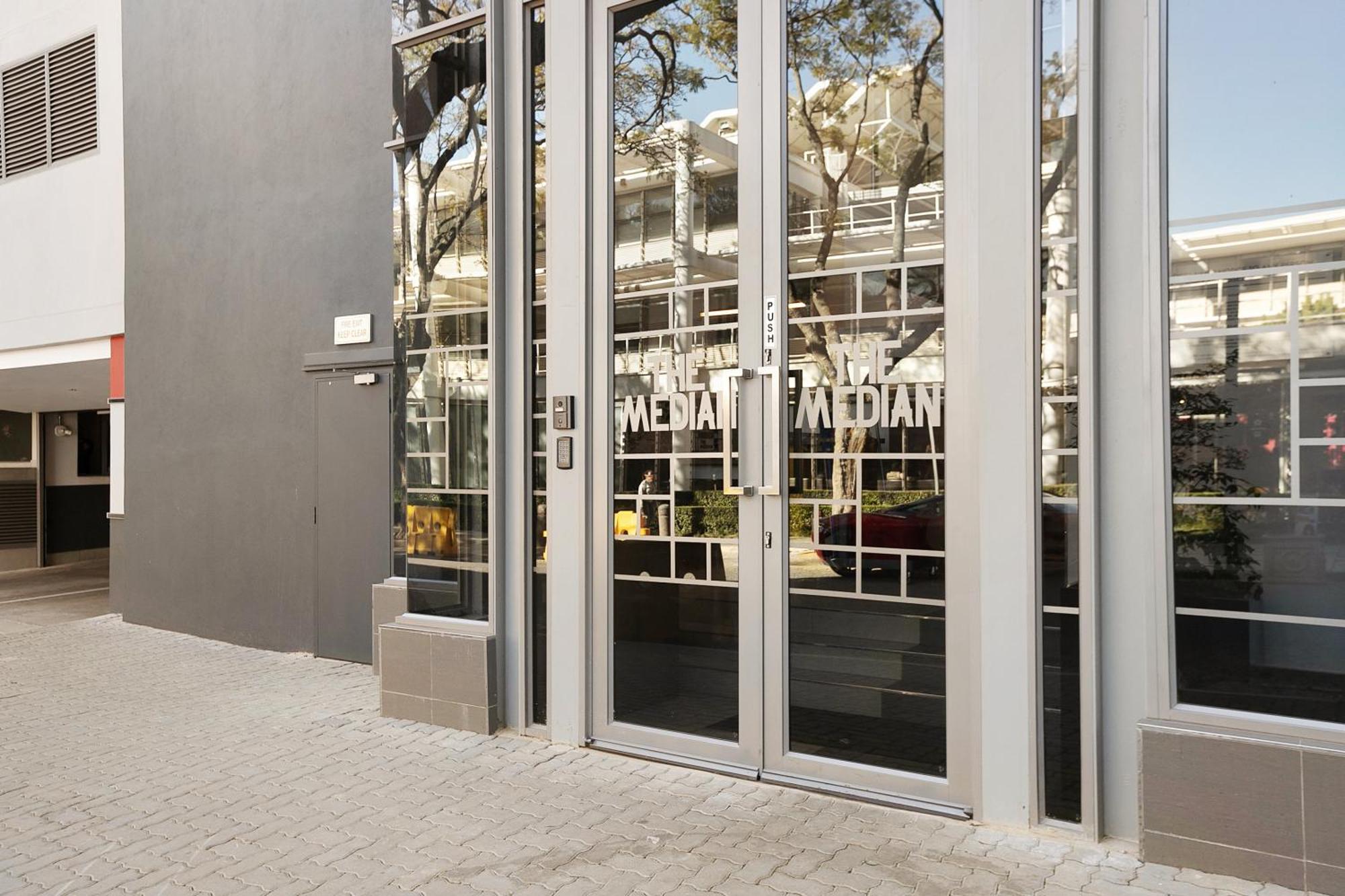 The Median Serviced Collection Căn hộ Johannesburg