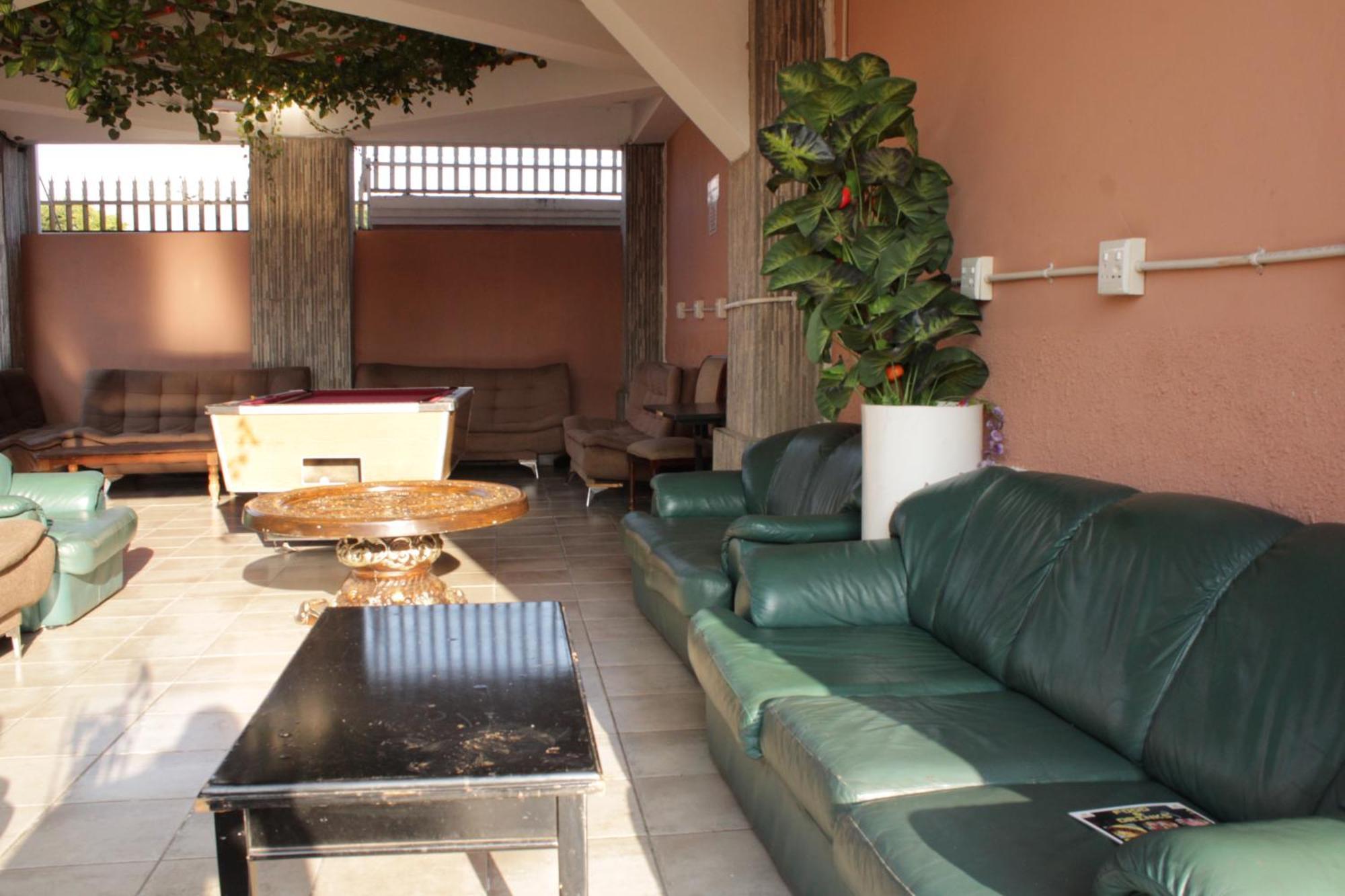 Hotel Gold Crown International