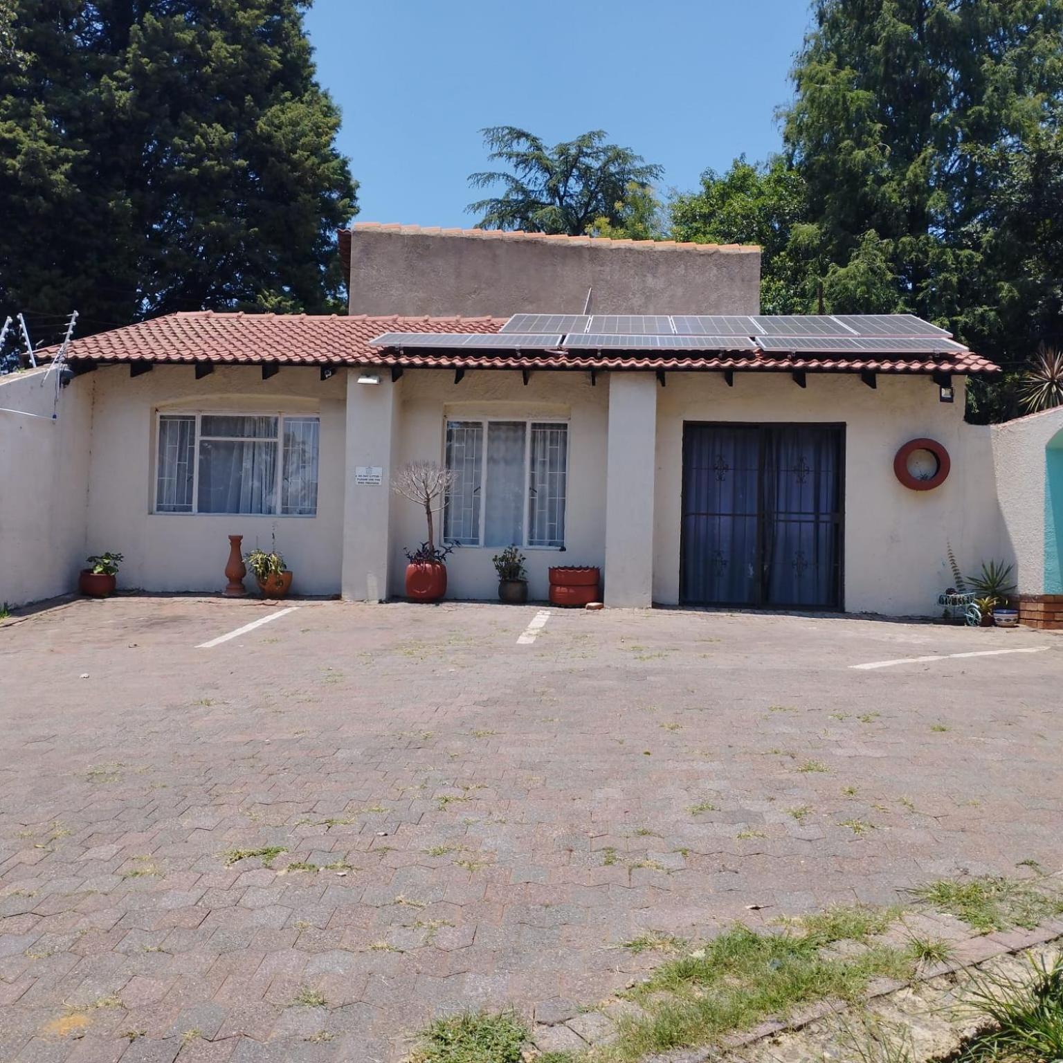 Unit F @ Friends Place * Johannesburg