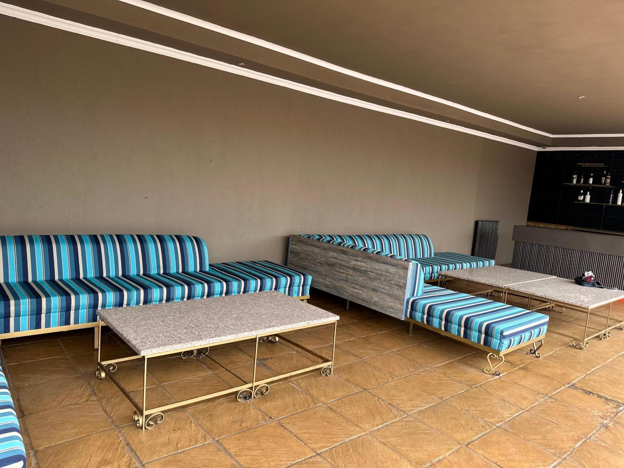 Sekgome Resort *