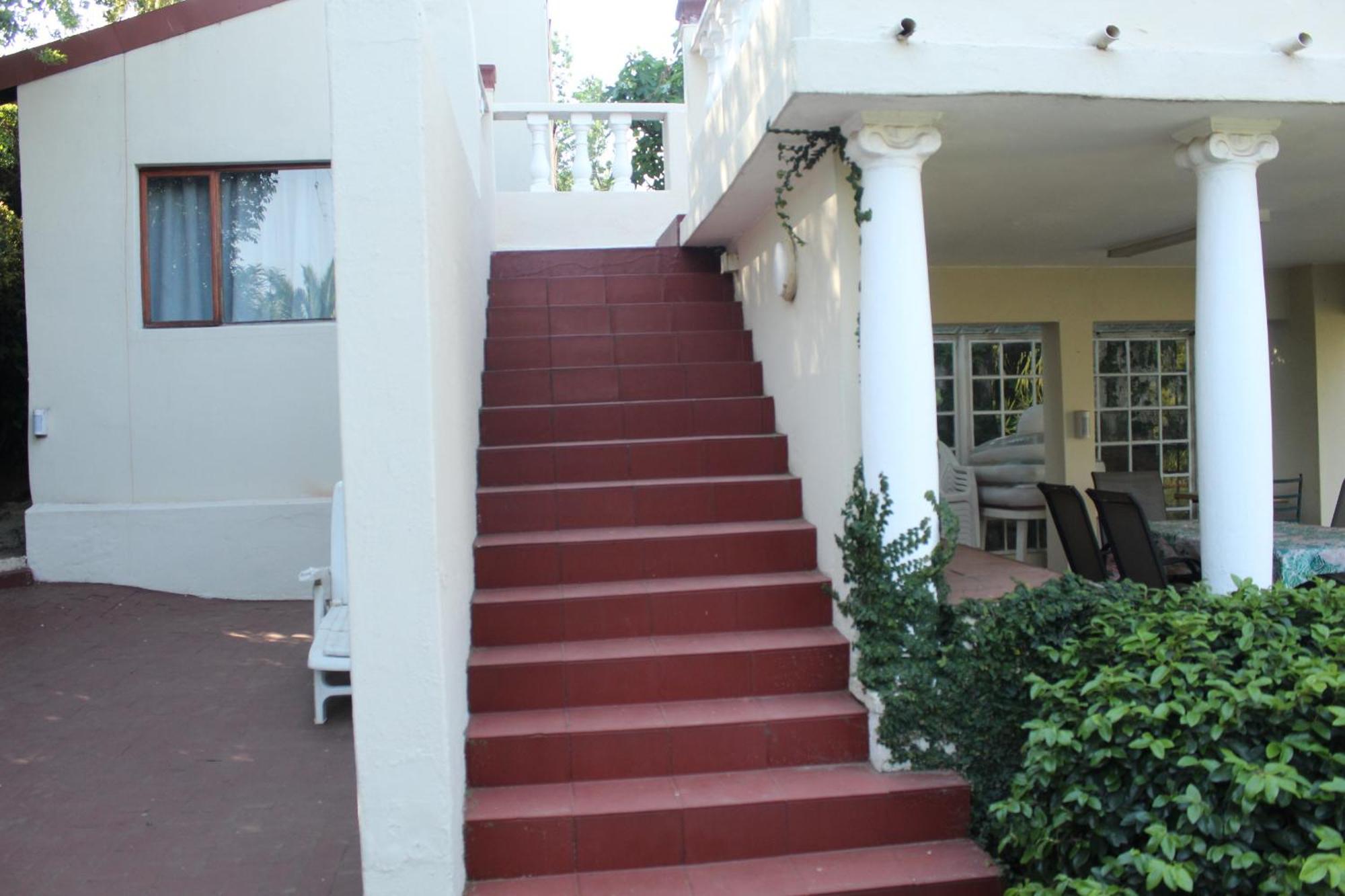 Deluxe 4 Bedroom Greek Apartment
