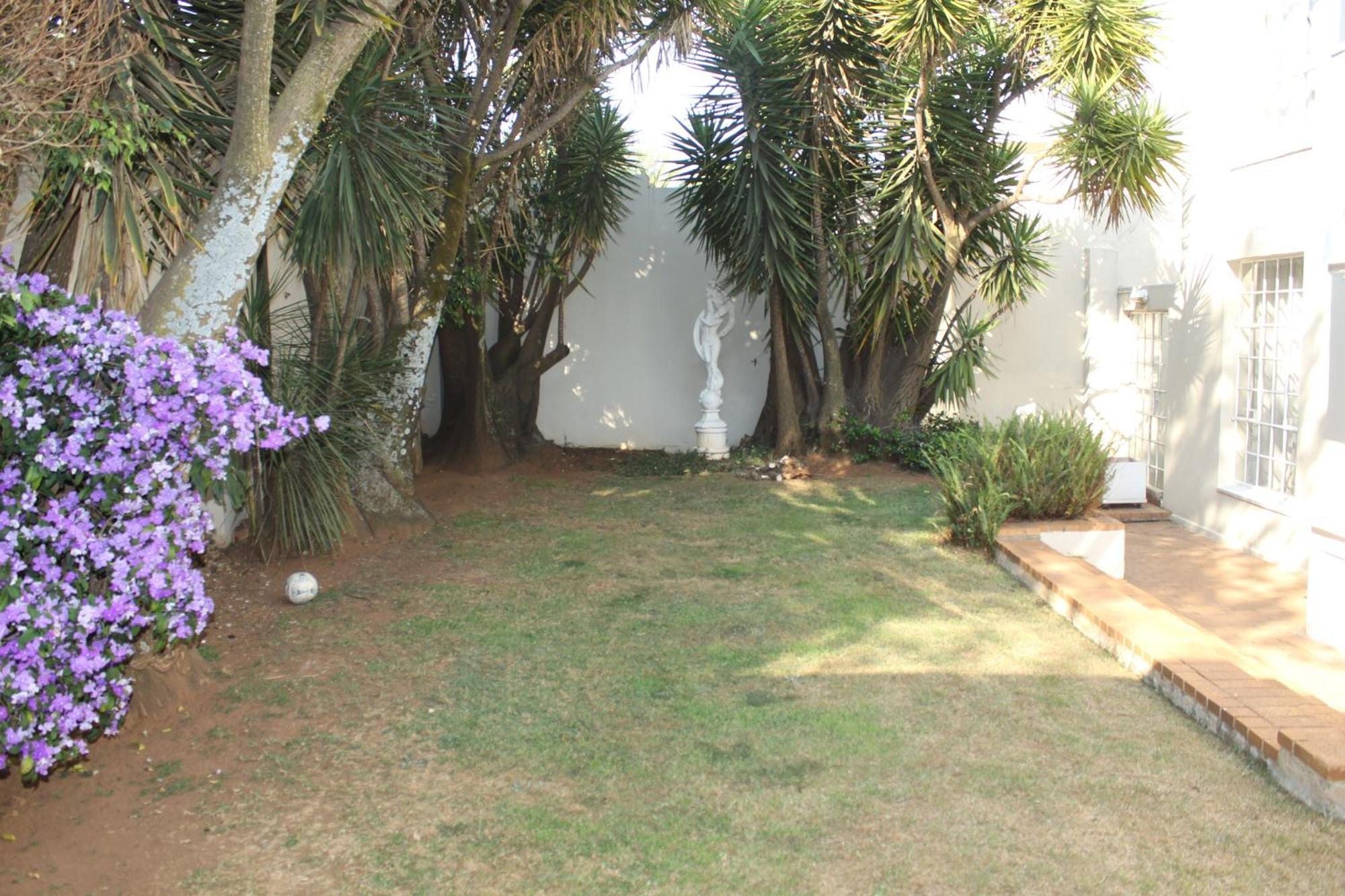 Deluxe 4 Bedroom Greek *