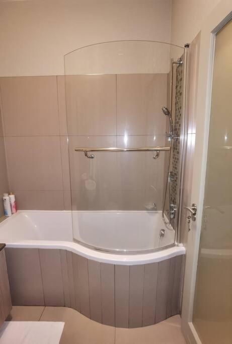 Sandton Apartment *