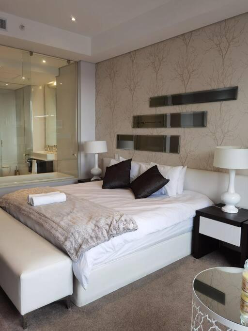 Exec @ Sandtonskye Apartamento Joanesburgo