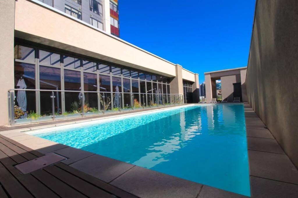 Exec @ Sandtonskye * Joanesburgo