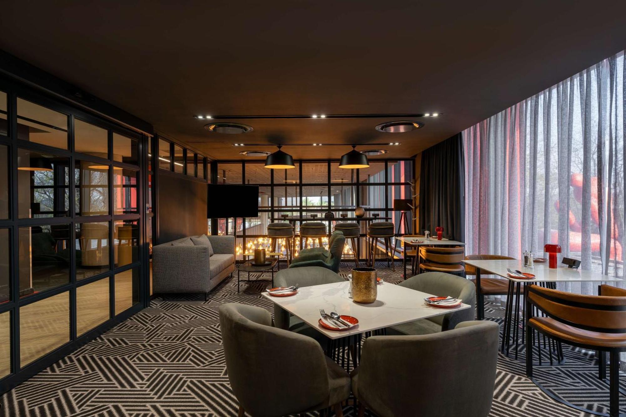 Radisson Red Rosebank 4* Johannesburg