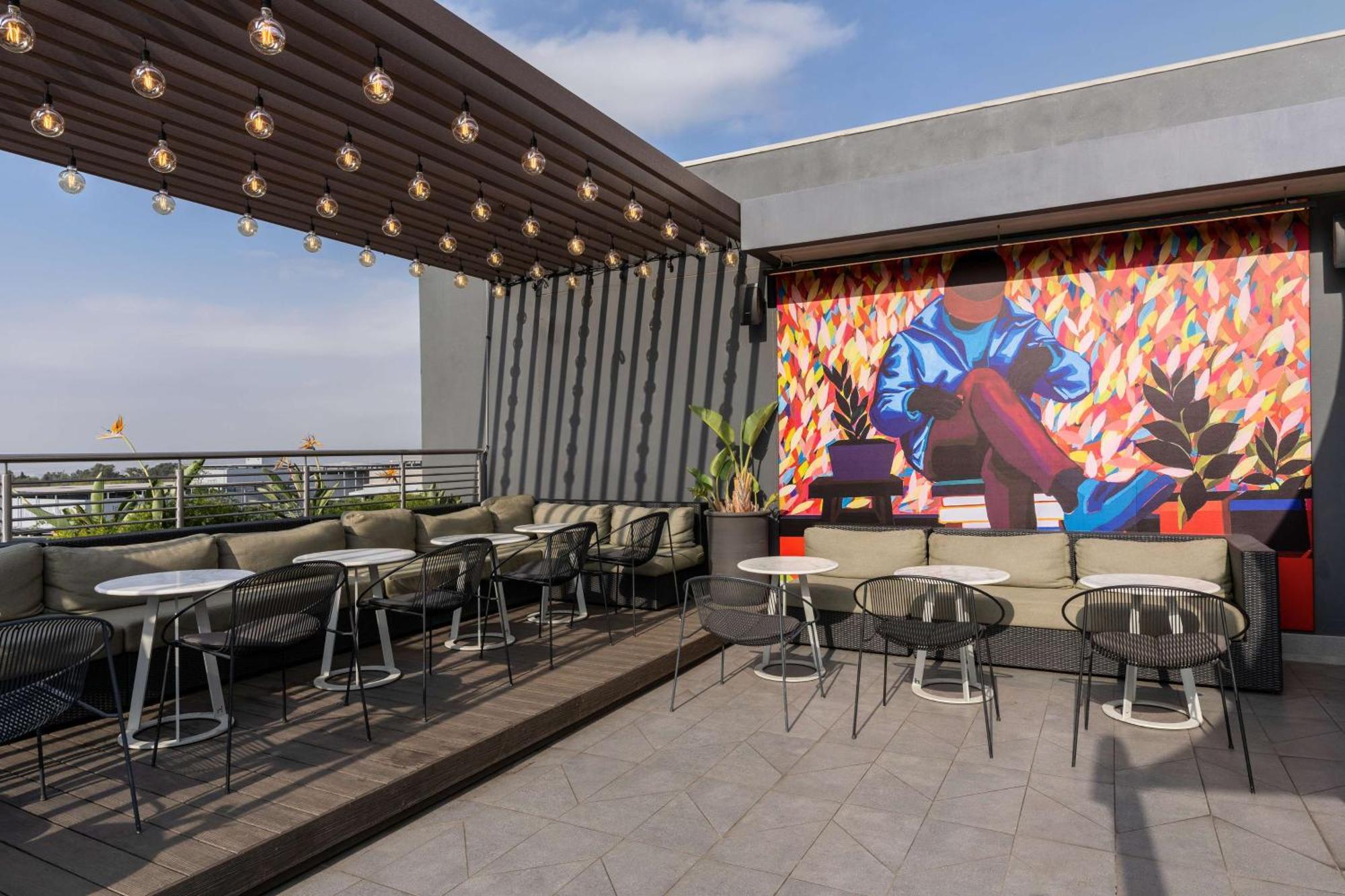 Radisson Red Rosebank Johannesburg