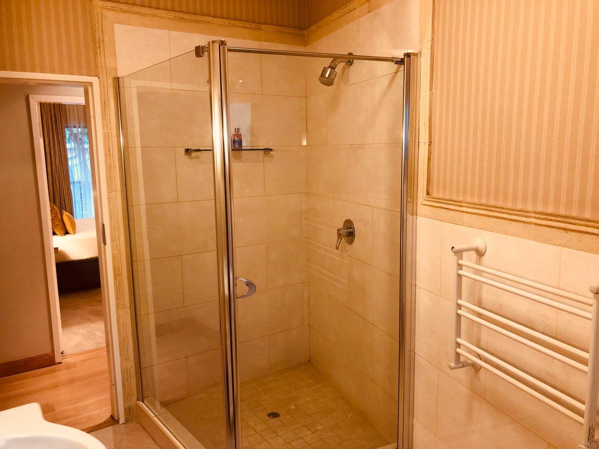Guest house 27a On Angus 4*