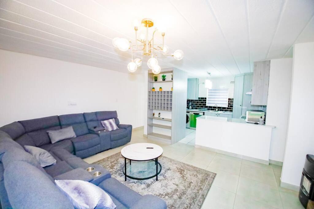 Apartment 2 Bedroom Sandton