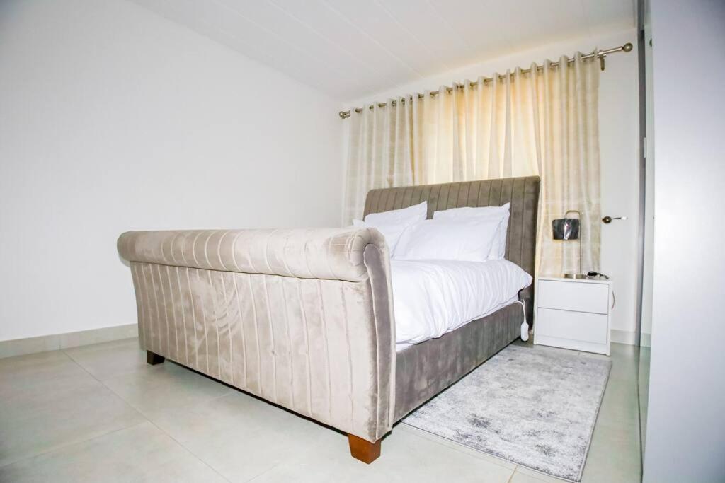 Apartment 2 Bedroom Sandton Johannesburg
