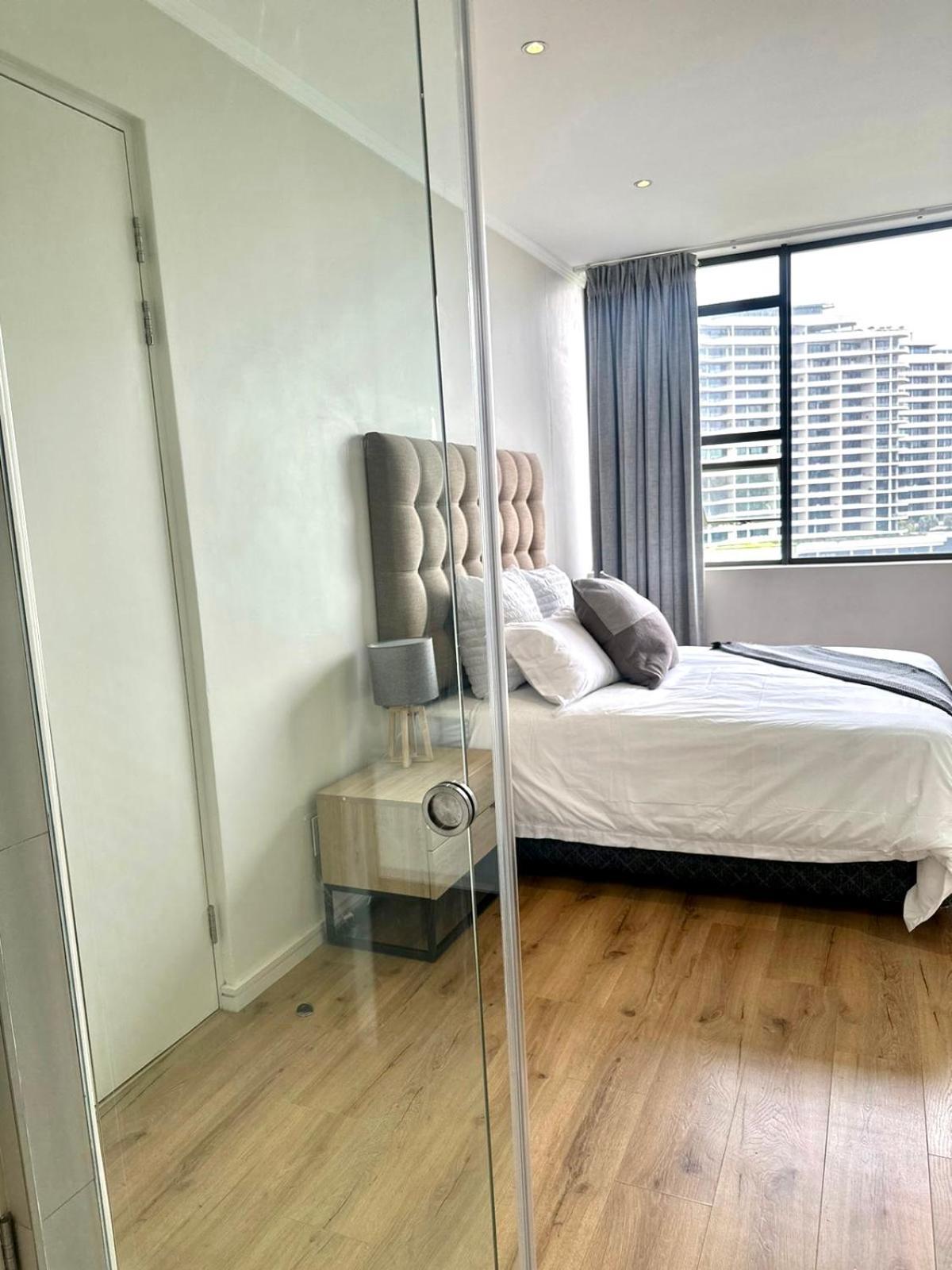 Luxurious 2-kingsize Beds, Pool And At Masingita Apartment
