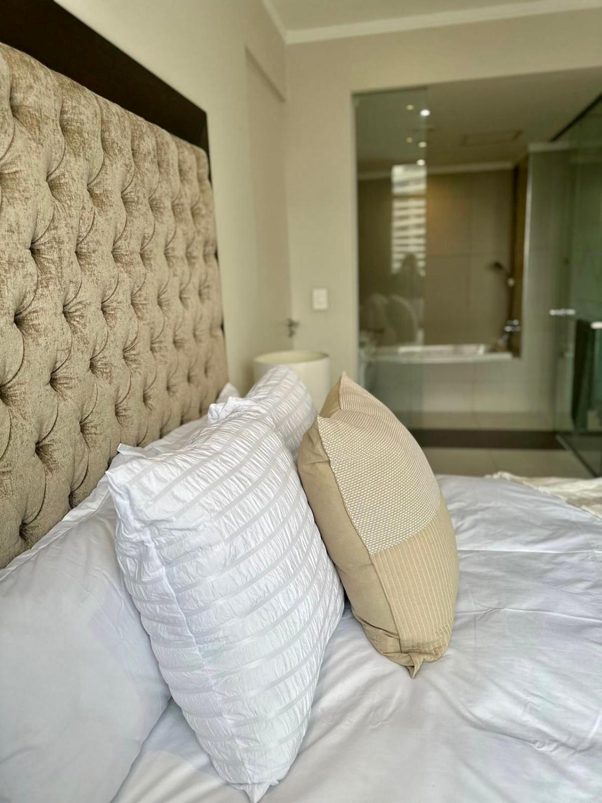 Luxurious 2-kingsize Beds, Pool And At Masingita Apartment *