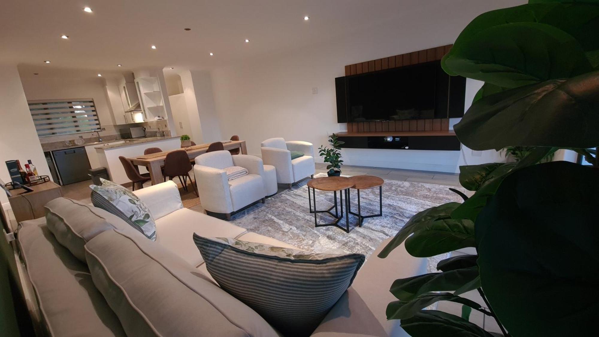 Krjsa Townhouse -bryanston *