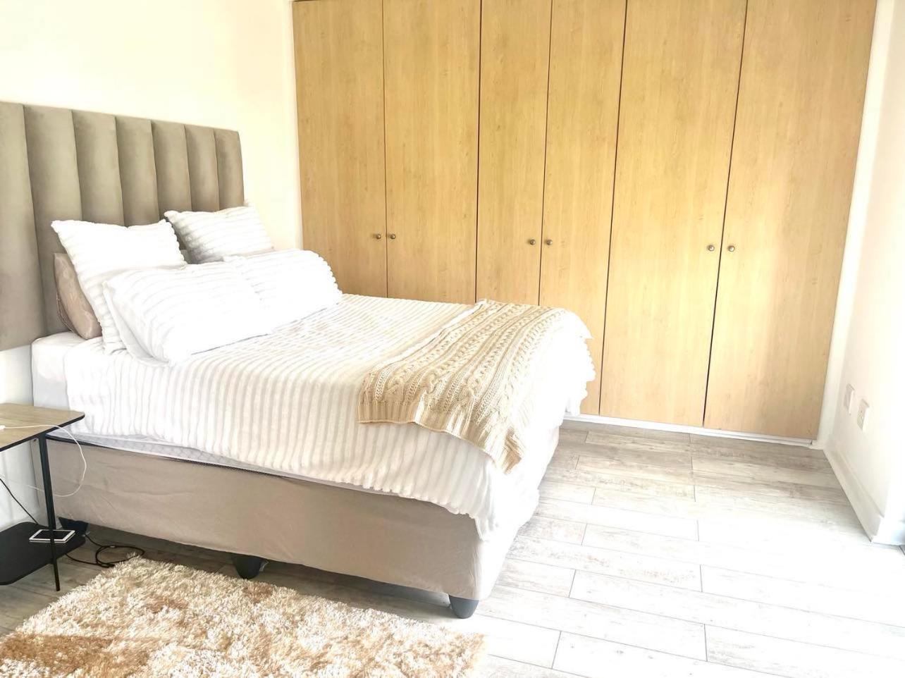 Krjsa Townhouse -bryanston Joanesburgo