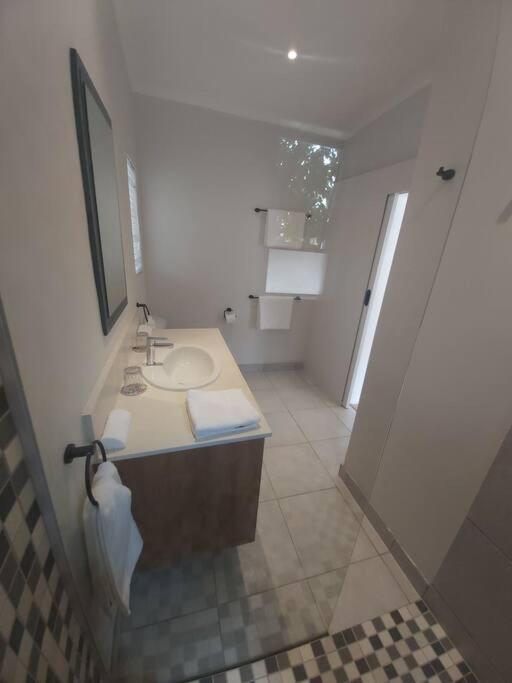 Fernpark Cottage, Fresh & Modern
