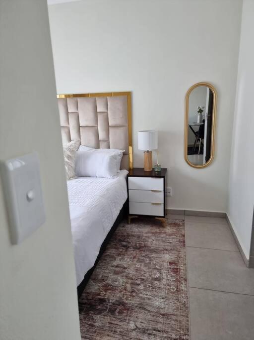 Apartment Crestline2 At Emeraldskye Johannesburg