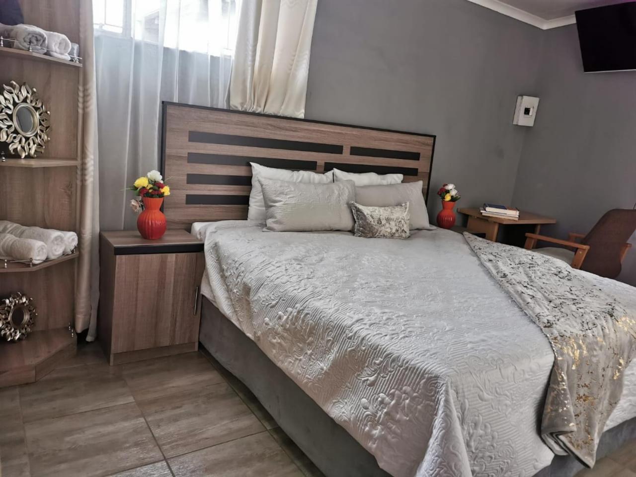 Issa Guest * Johannesburg