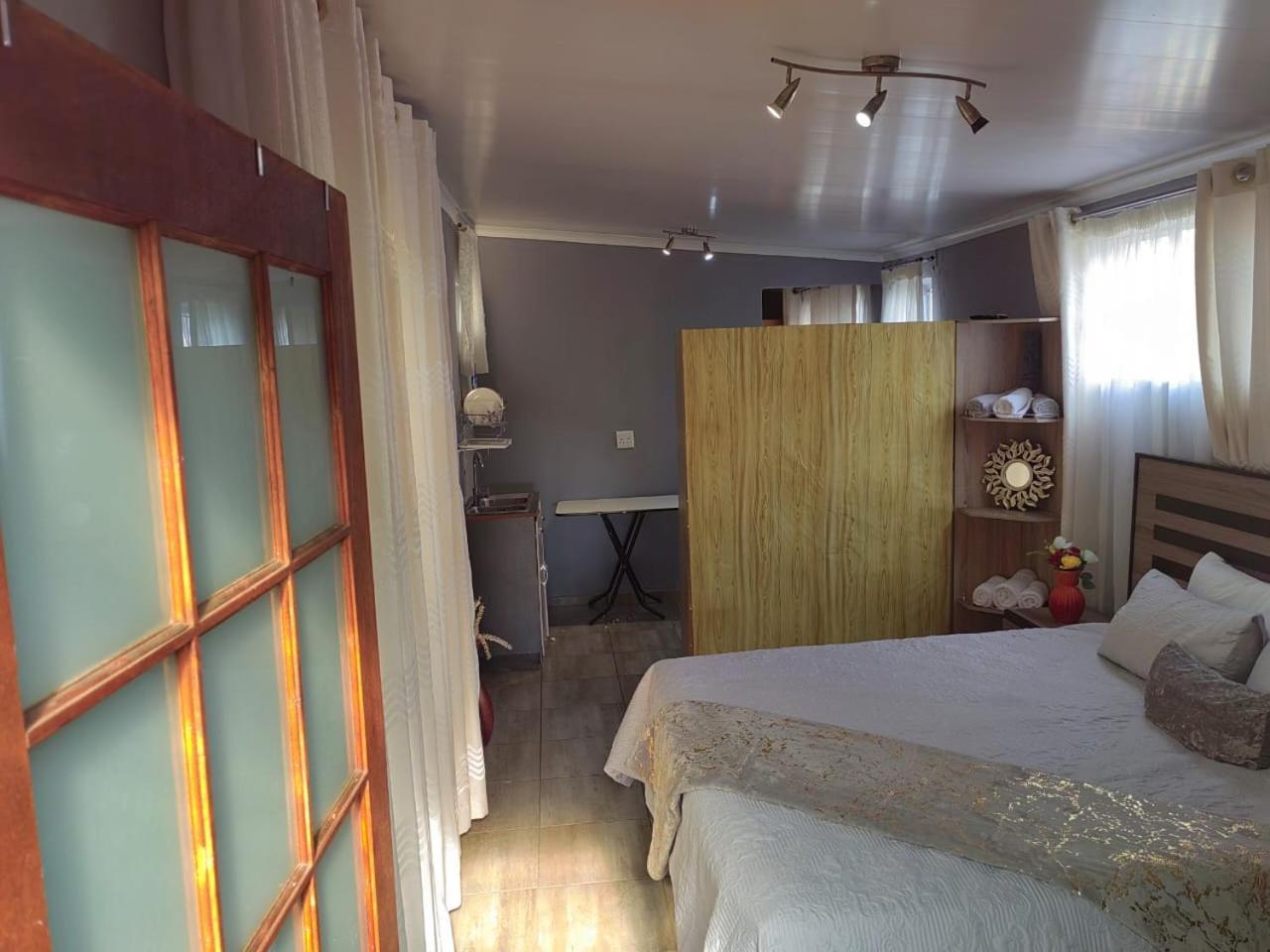 Holiday home Issa Guest *