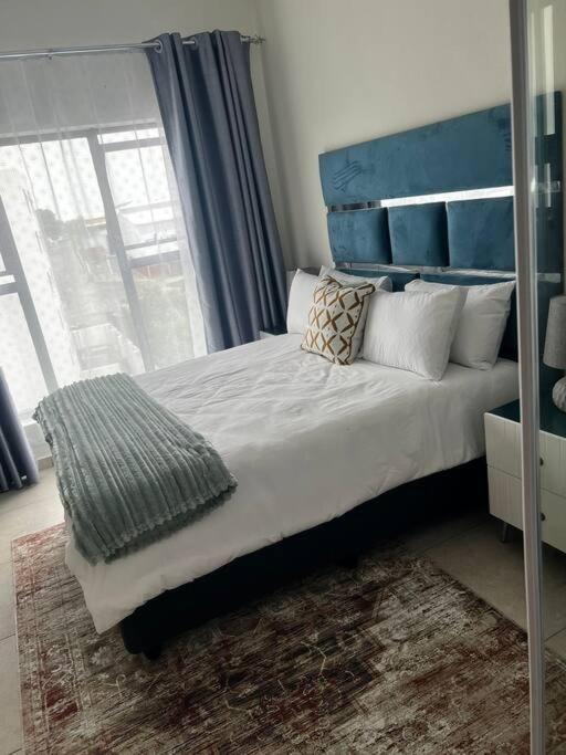 Apartamento Crestline3 At Emeraldskye Joanesburgo
