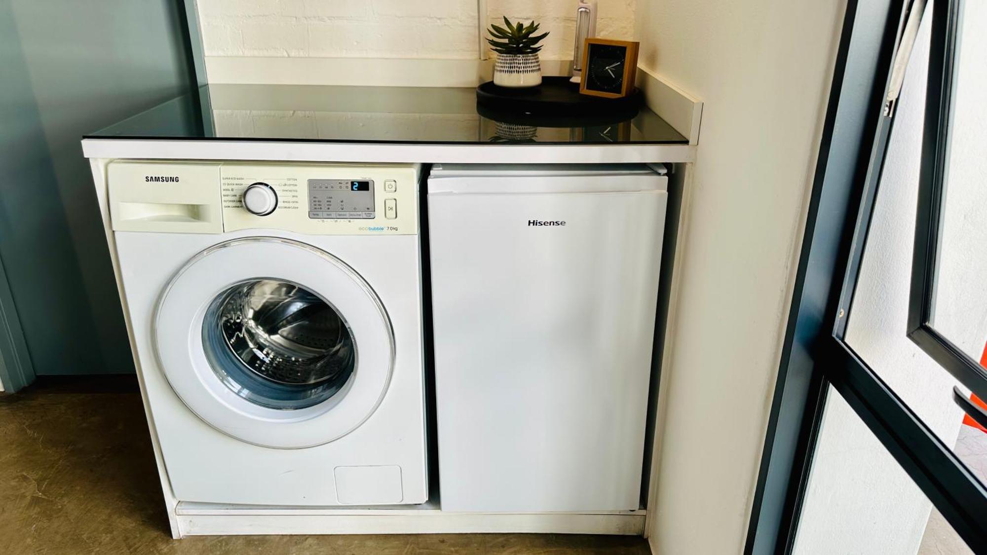 Apartment Living 119 - Fibre Wifi, Washing Machine & Sunny Balcony Johannesburg