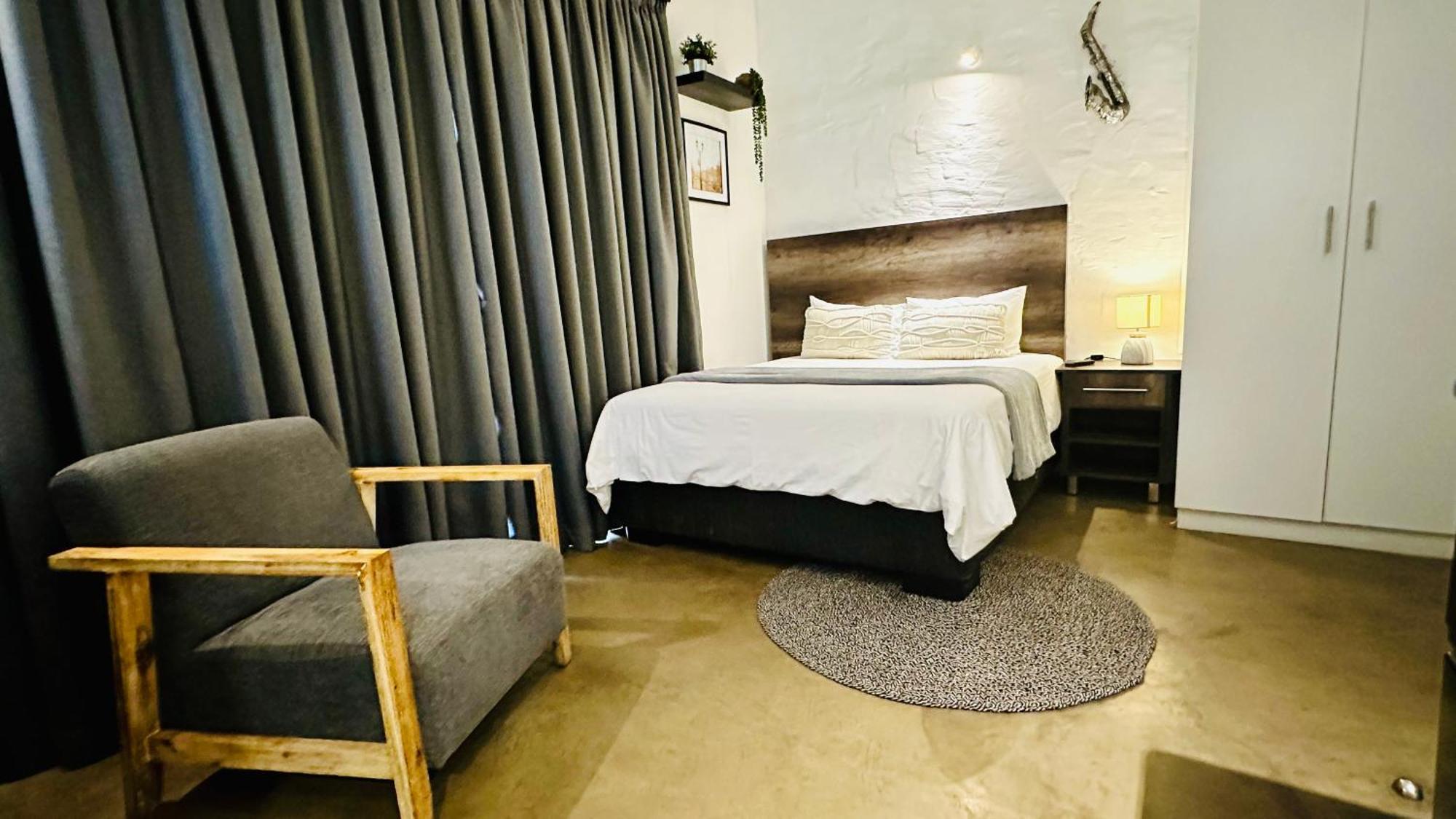 Apartment Living 119 - Fibre Wifi, Washing Machine & Sunny Balcony Johannesburg