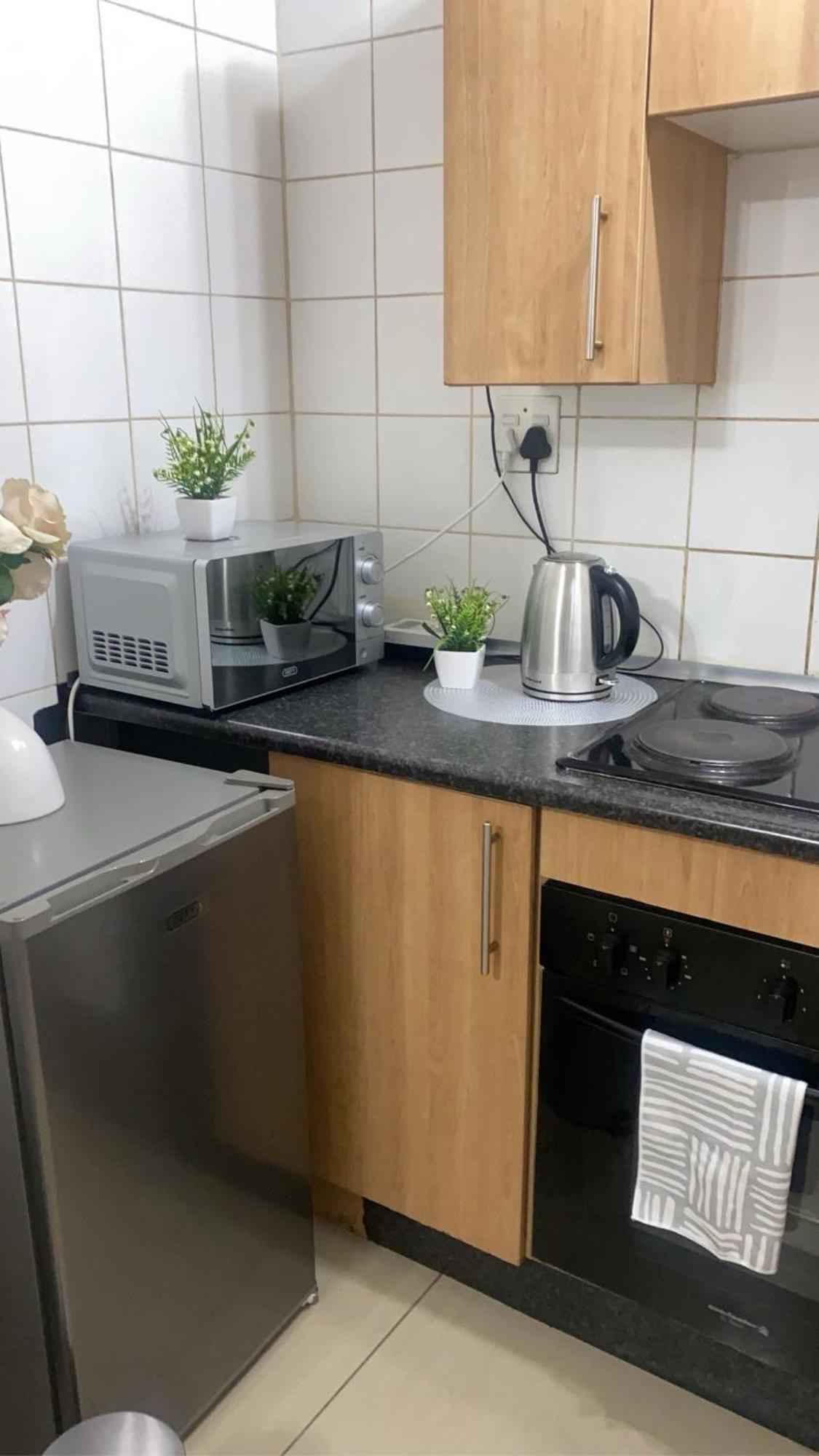 Apartment Feels Like 3 *