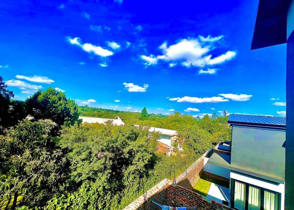 Pousada In The Heart Of Sandton