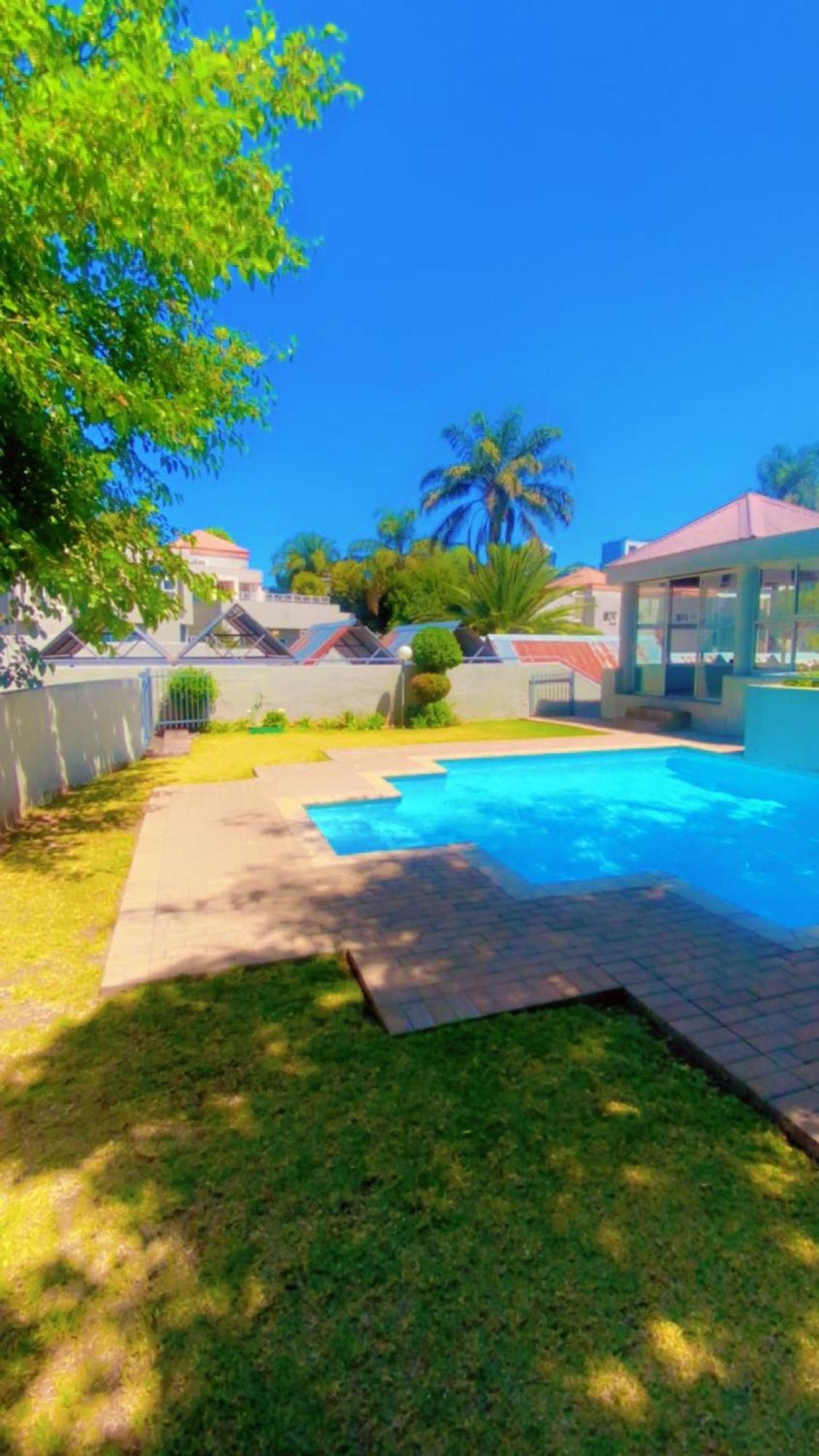 Feels Like Home, Sandton Apartment