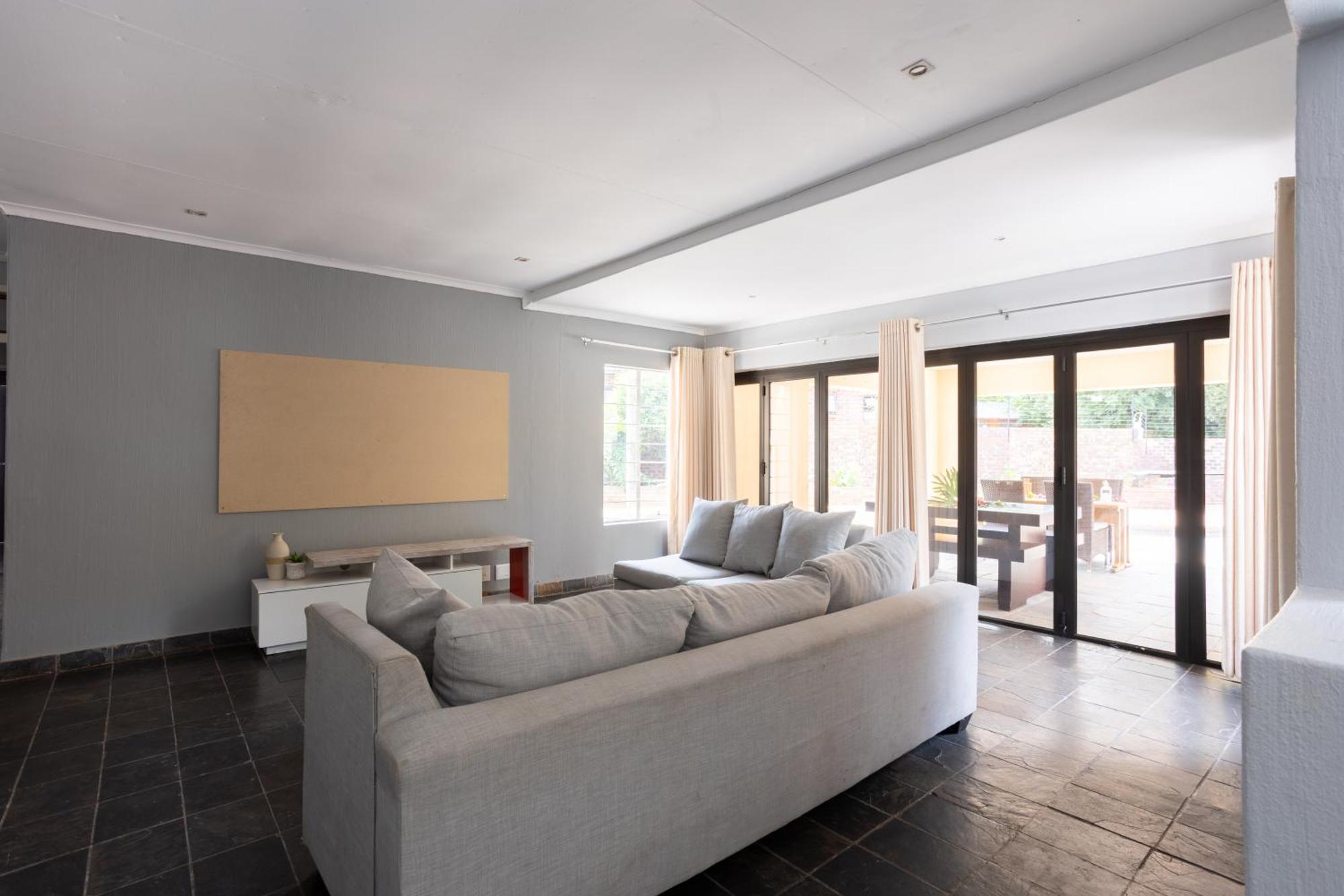 Sahara Guest house *