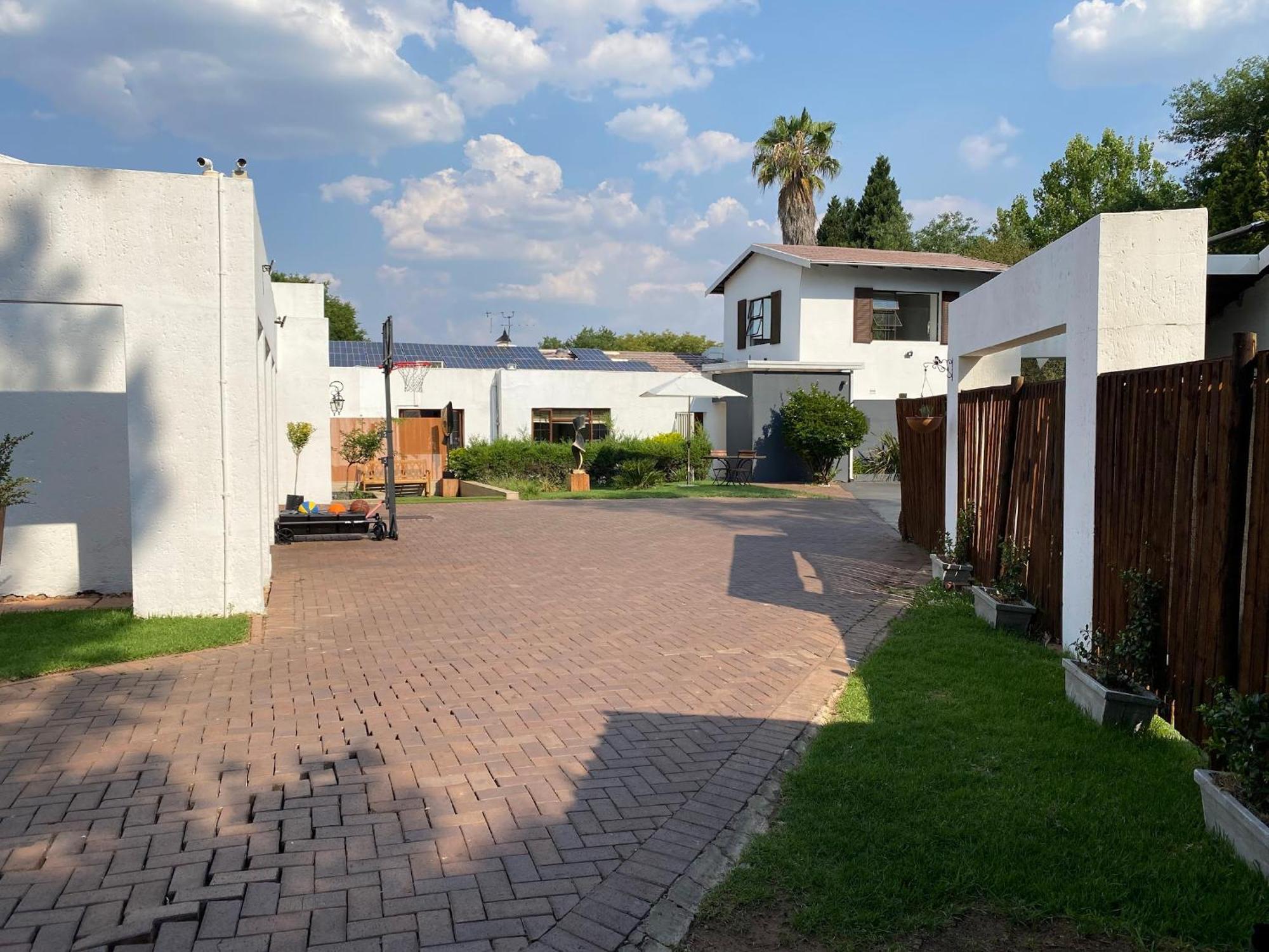 The Ridgeback, 4 Bedroom House Bryanston