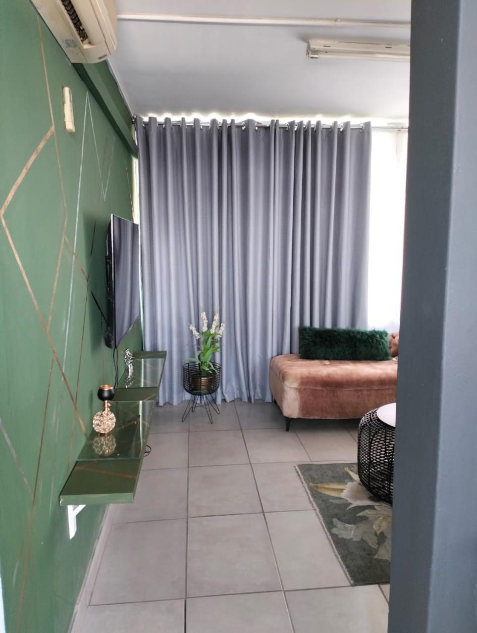 @derricks Luxury 2 Johannesburg