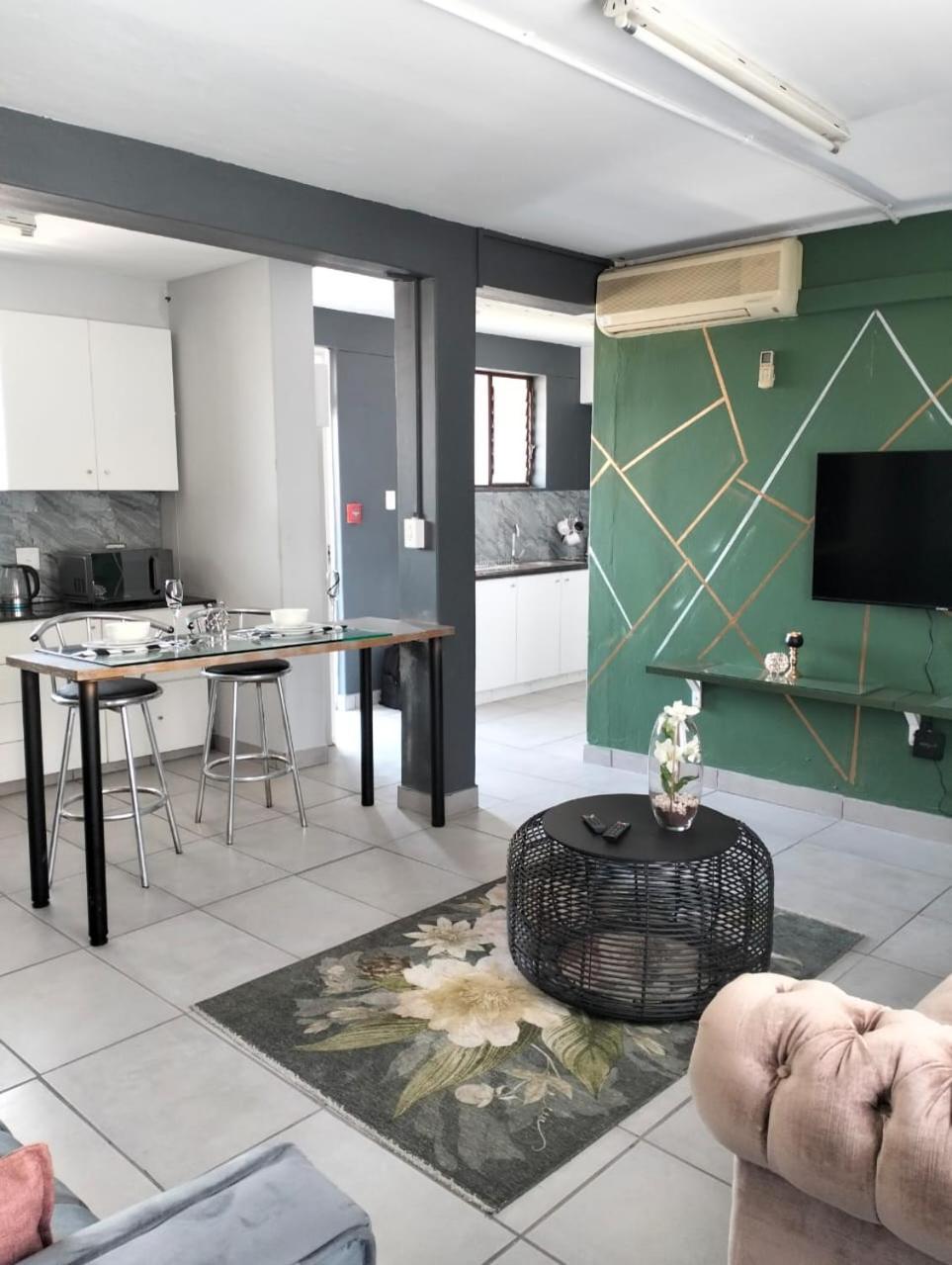 Apartment @derricks Luxury 2
