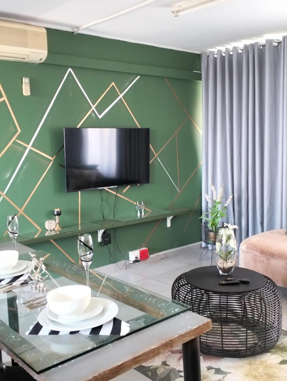 @derricks Luxury 2 Apartment