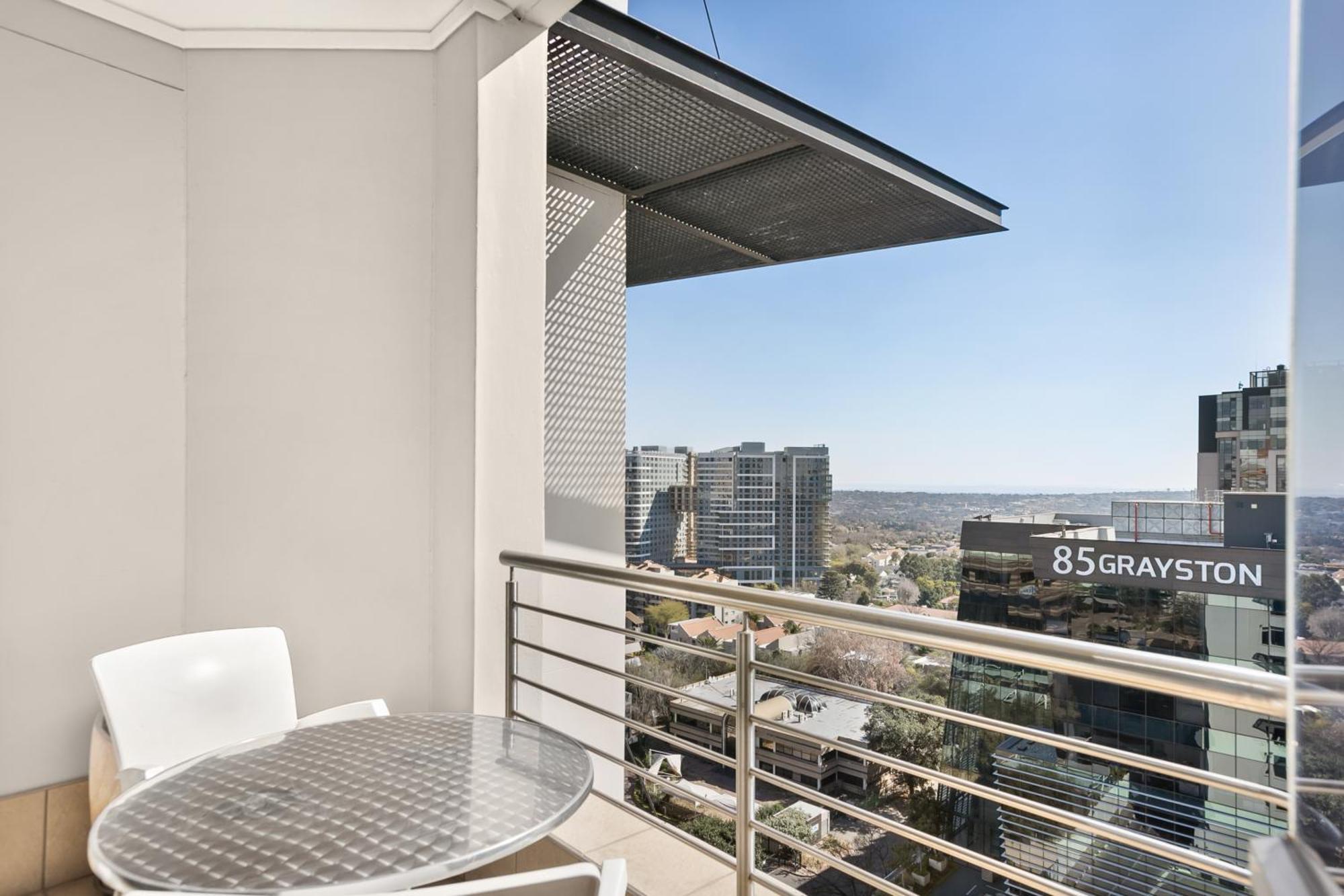 Hydro Park Residences In Sandton With Generator