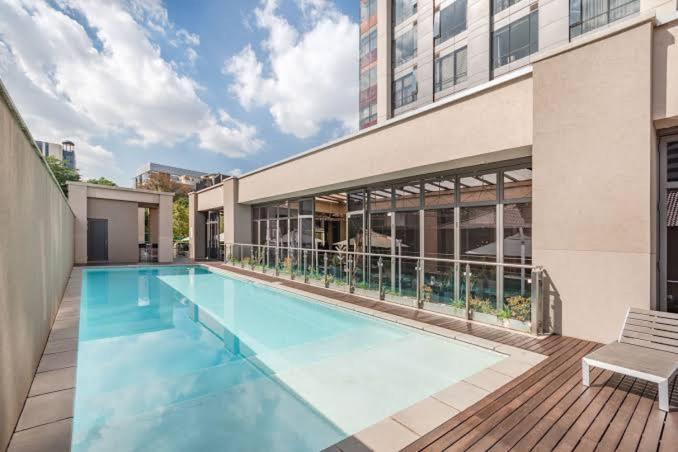 Apartment Sandton Skye *