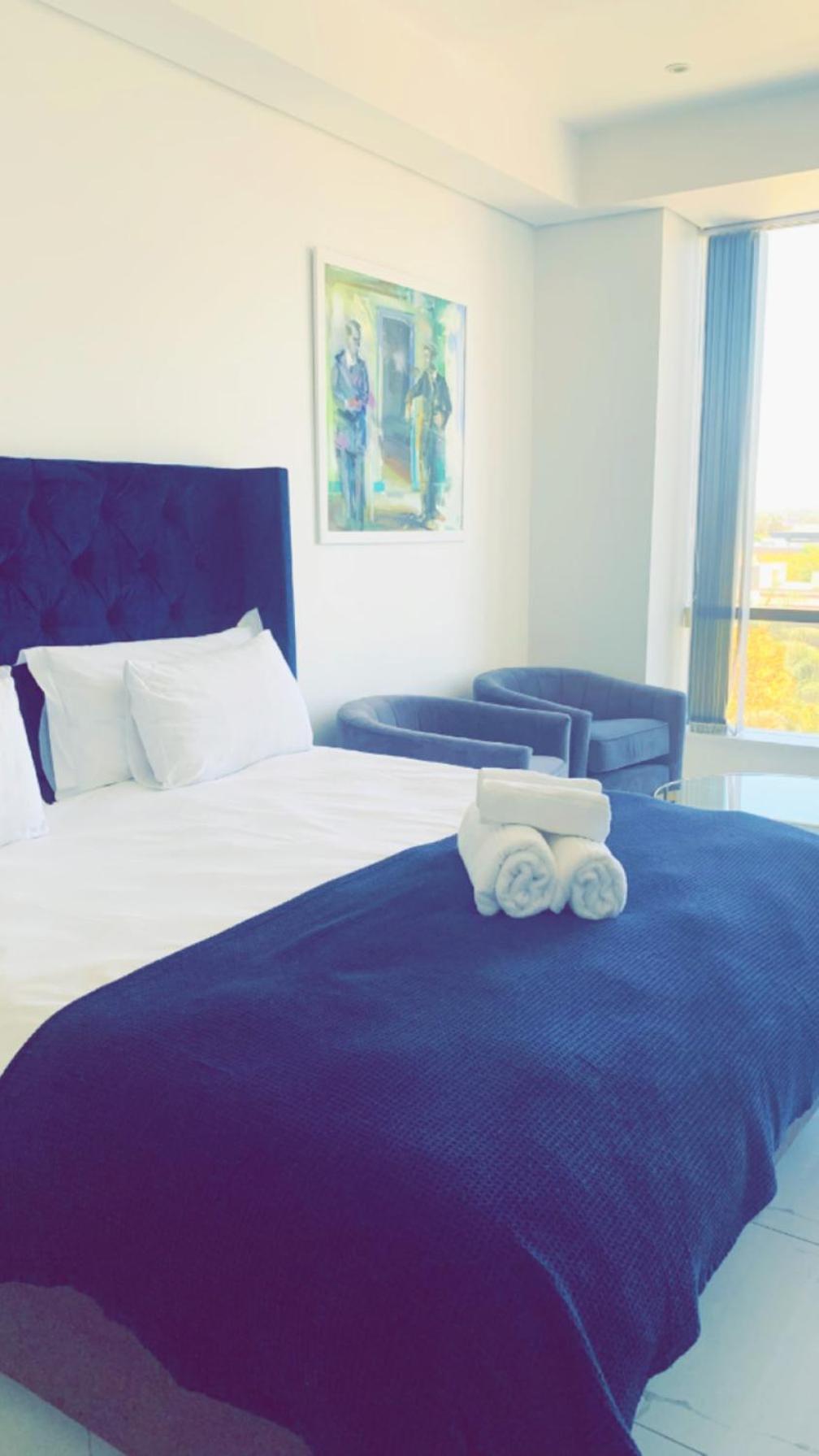 Sandton Skye Luxury Bedroom Khách sạn