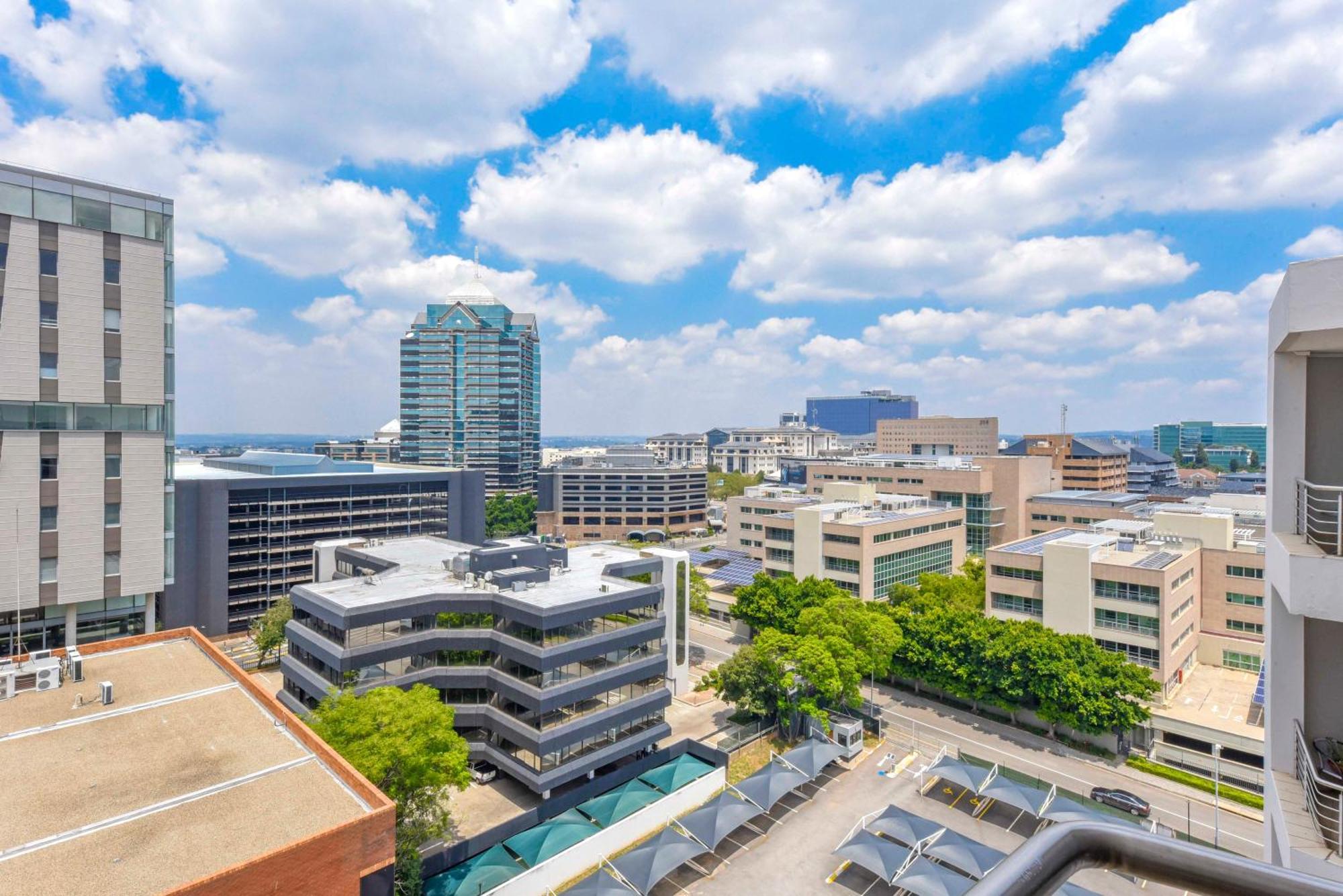 Hydro Park Residences In Sandton With Generator *