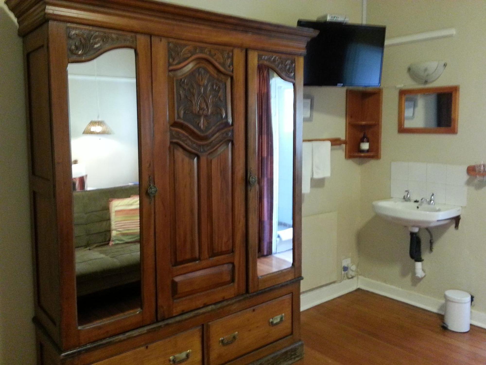 Bed & Breakfast Agterplaas Pty Ltd