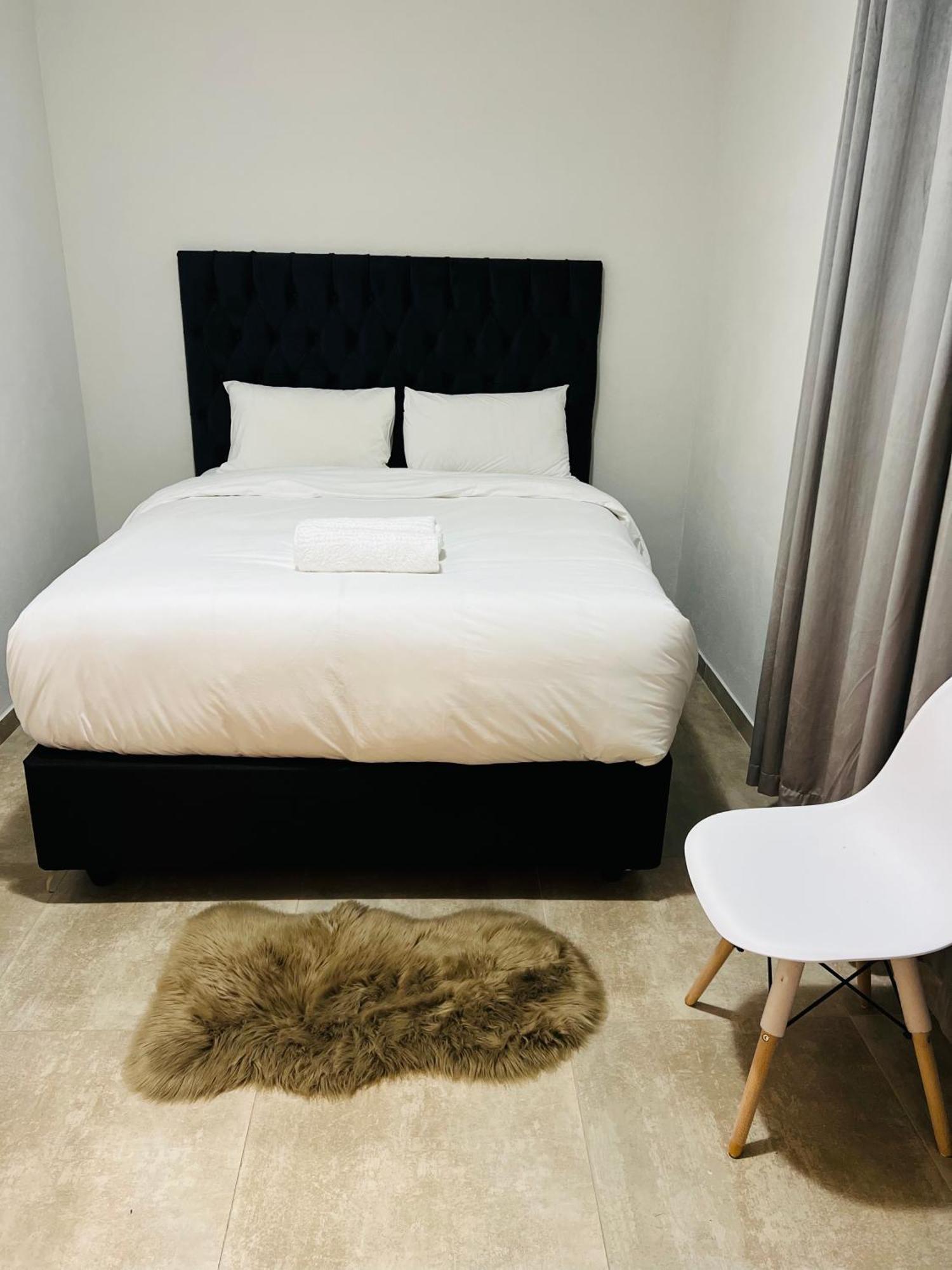 Khách sạn hẻo lánh 435 On Vale Boutique
