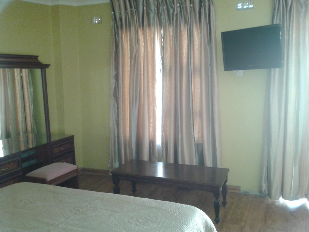 Nhà khách Suburbian 3*