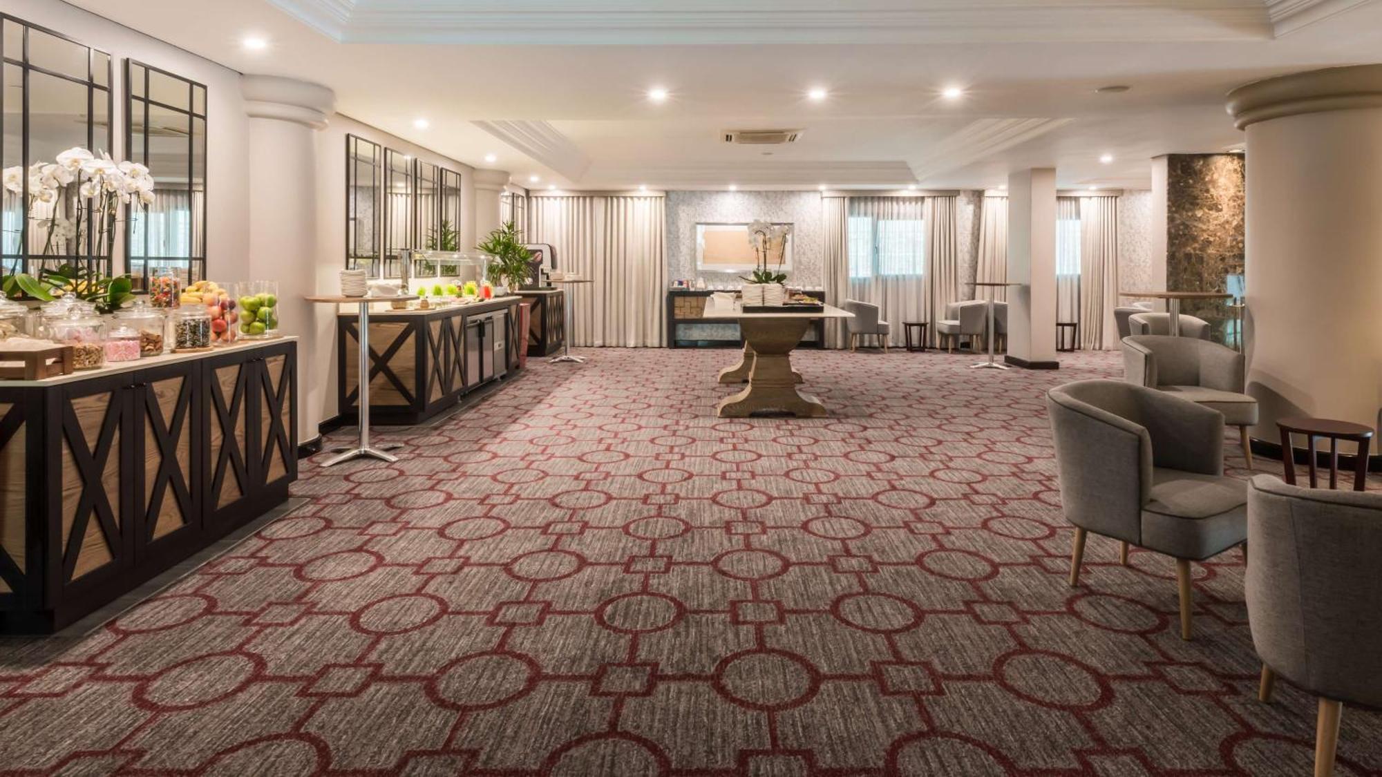 Southern Sun Sandton Khách sạn