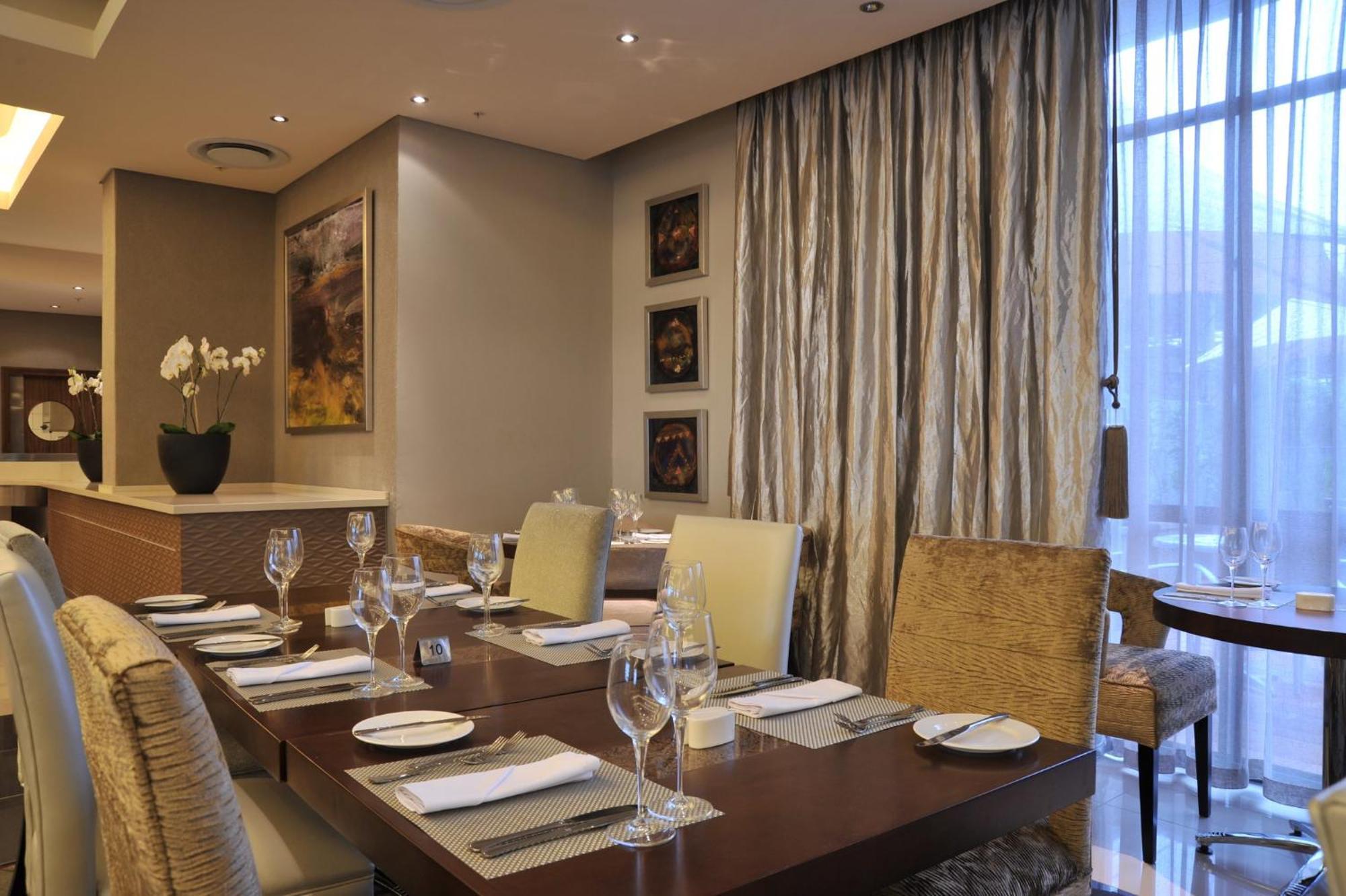 Johannesburg-rosebank By Ihg 4*