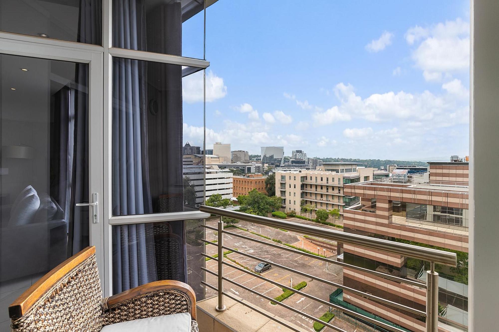 Hydro Park Residences In Sandton With Generator *