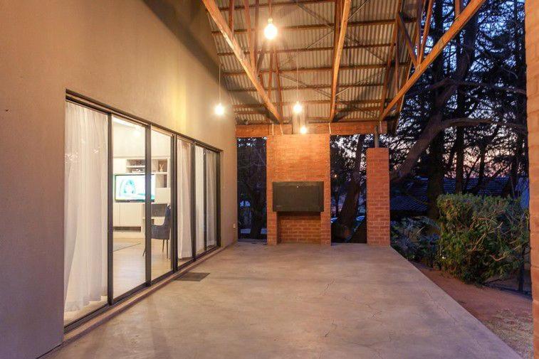 Gasthof 235 On Surrey Johannesburg