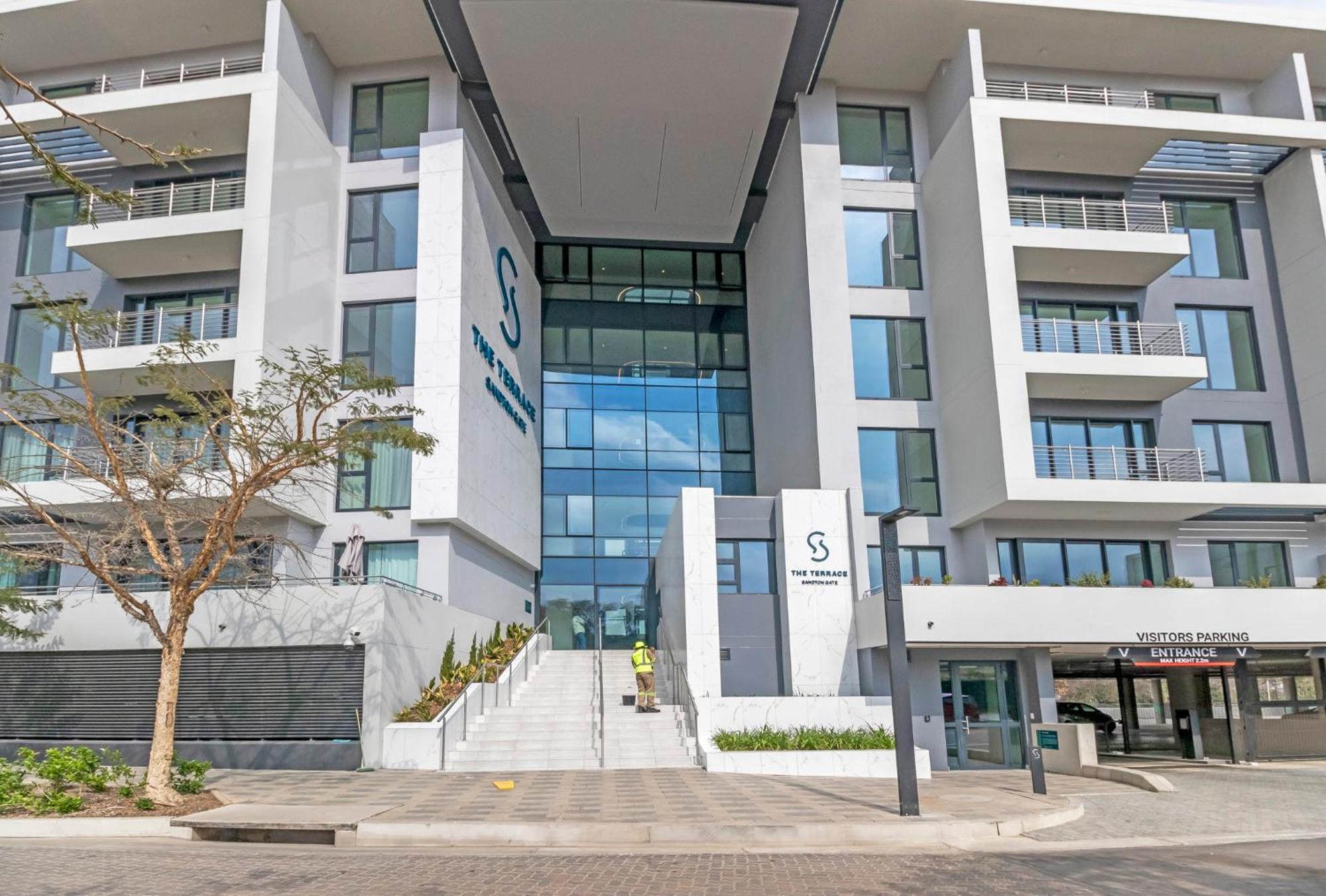 Sandton Gate Luxury Apartment