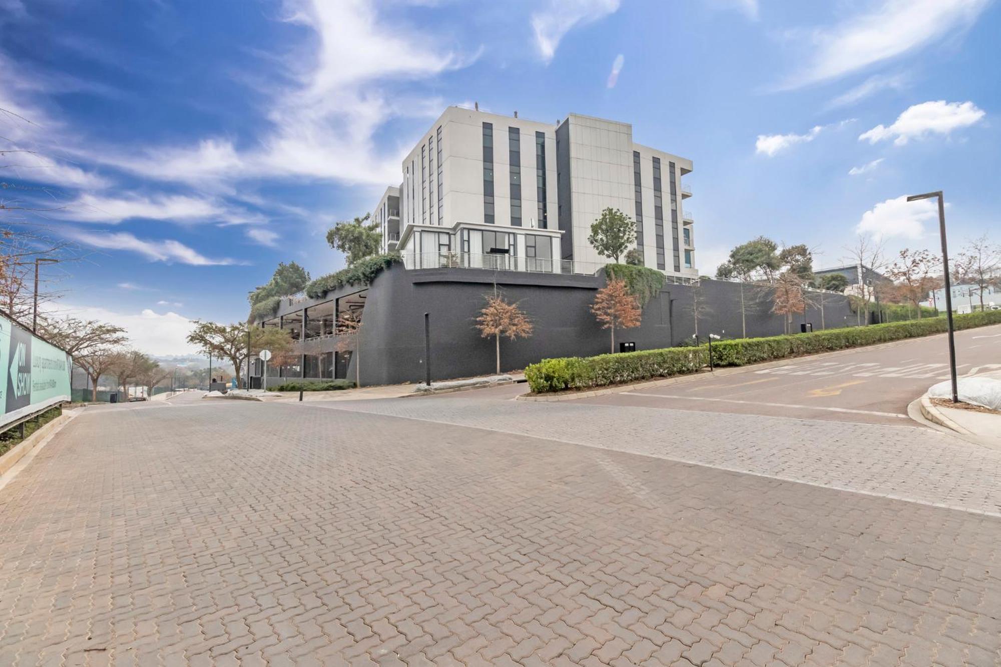 Sandton Gate Luxury Apartment